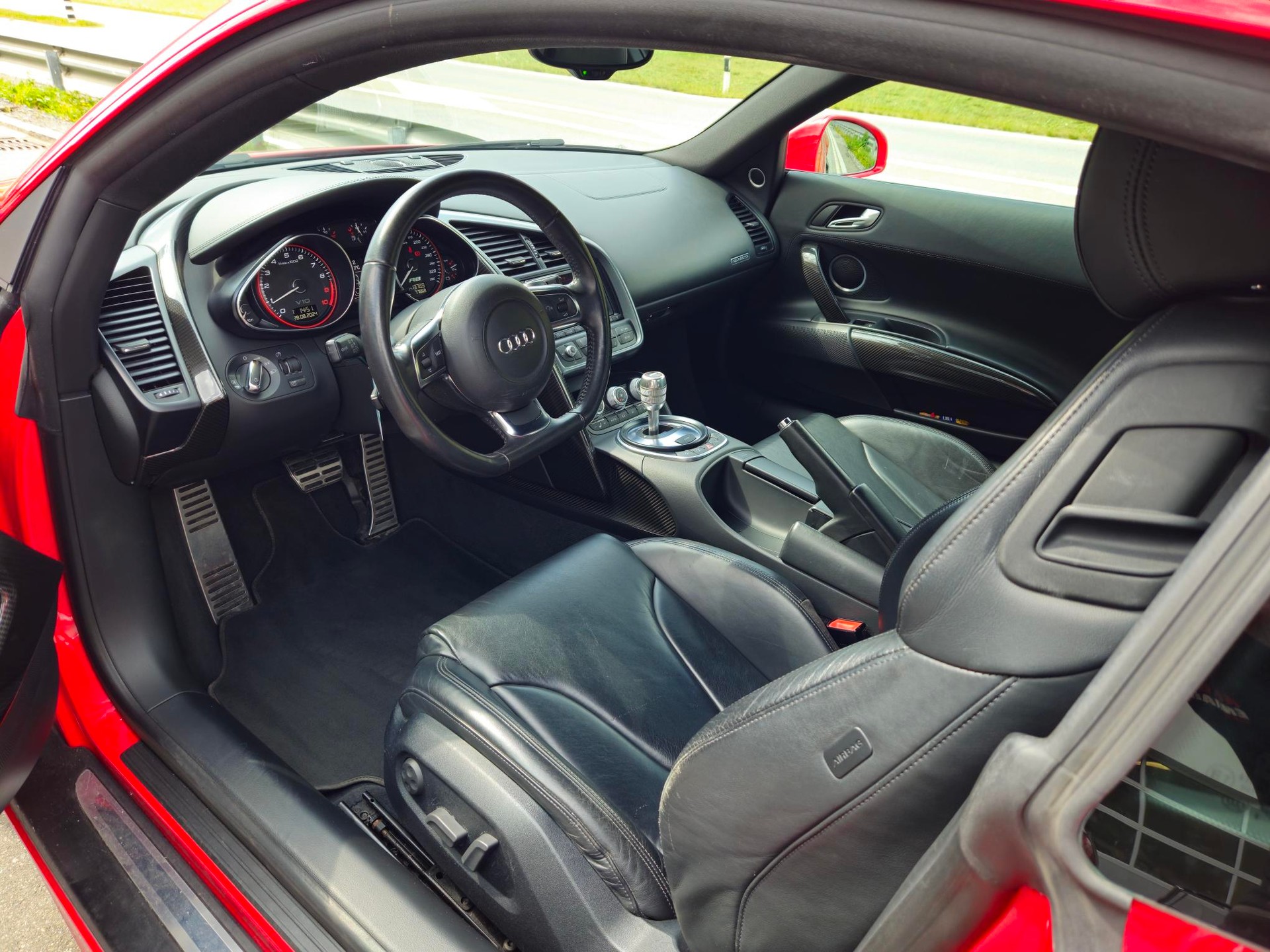 AUDI Coupé 5.2 R-Tronic-image-10