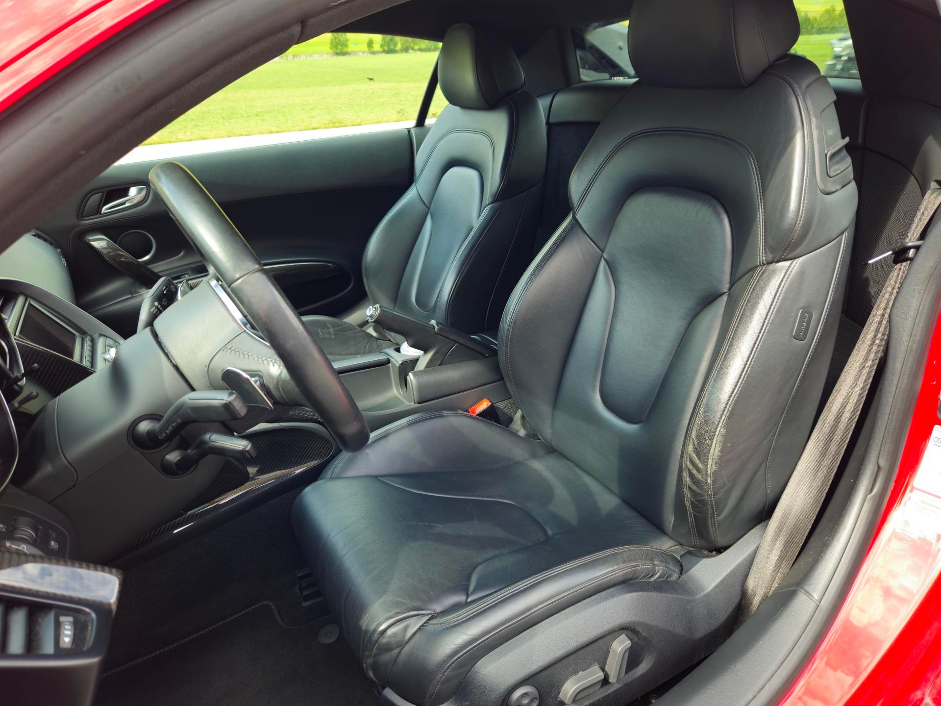 AUDI Coupé 5.2 R-Tronic-image-11