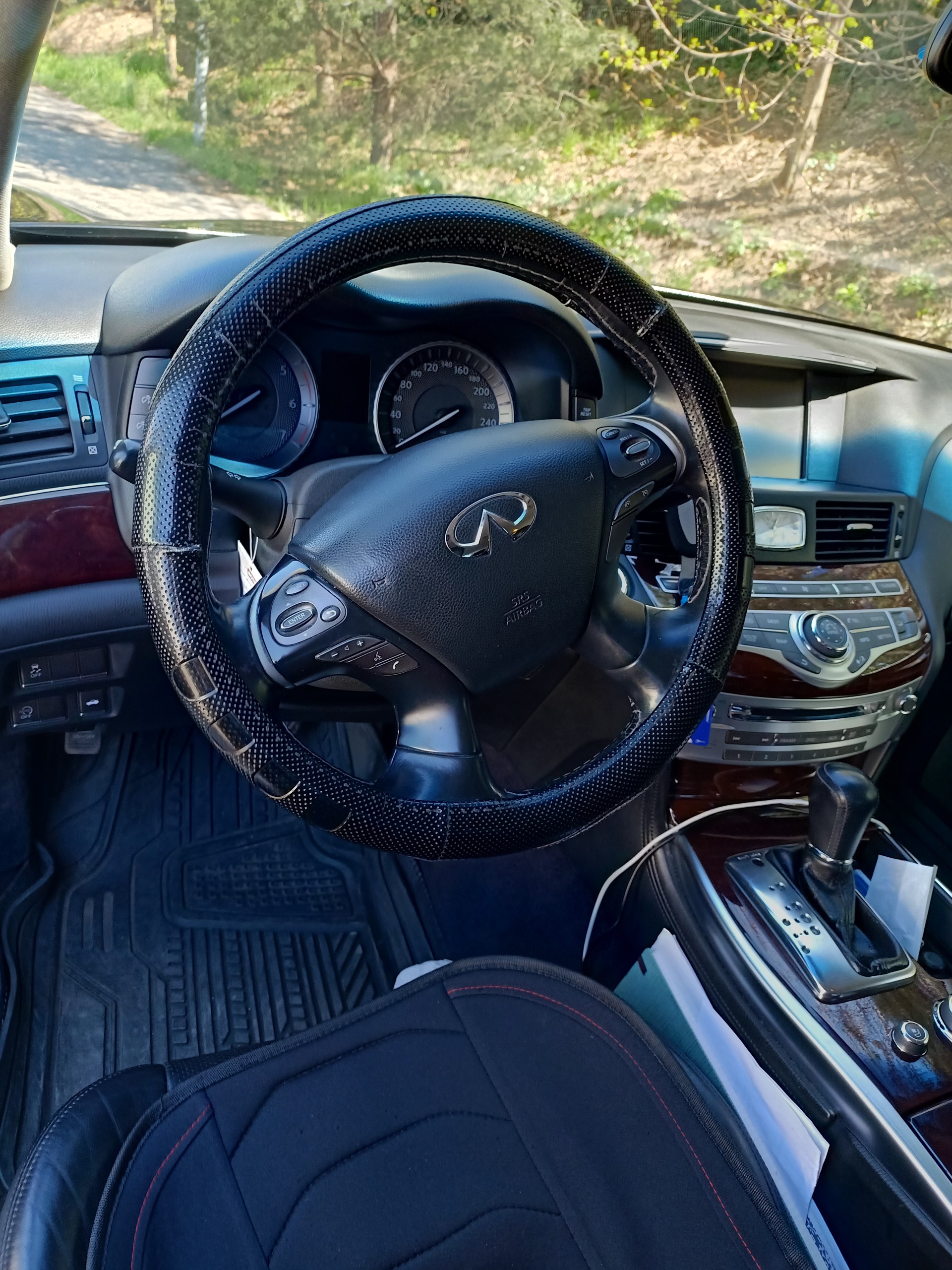 INFINITI Q70 2.2d Premium Executive Automatic-image-5