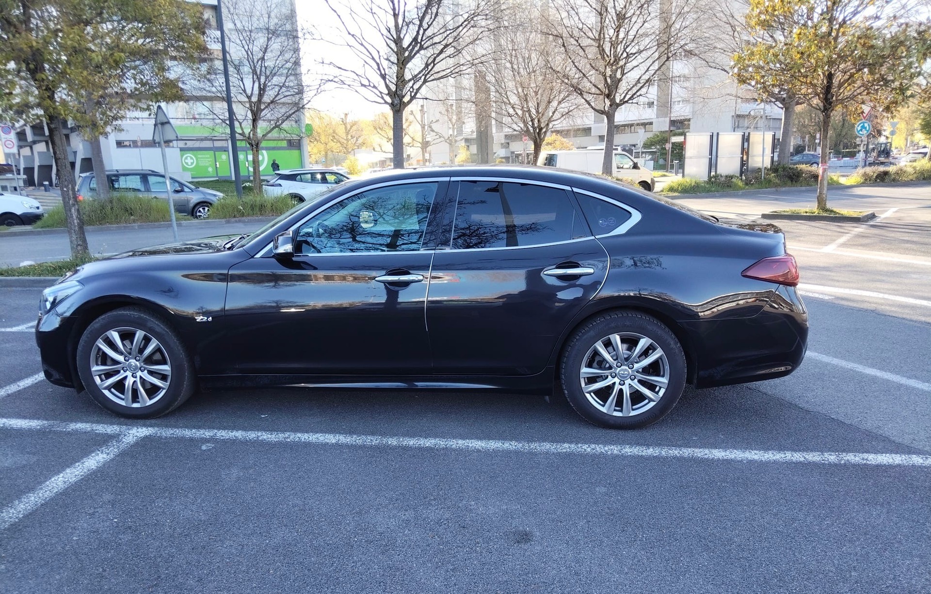 INFINITI Q70 2.2d Premium Executive Automatic