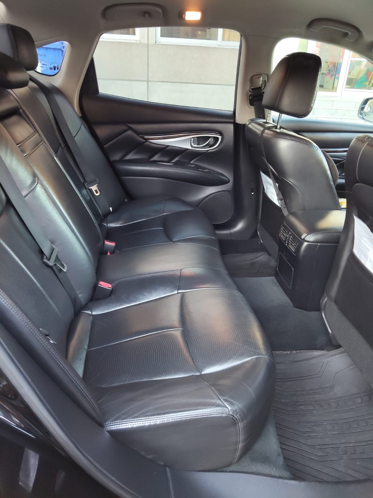 INFINITI Q70 2.2d Premium Executive Automatic-image-3