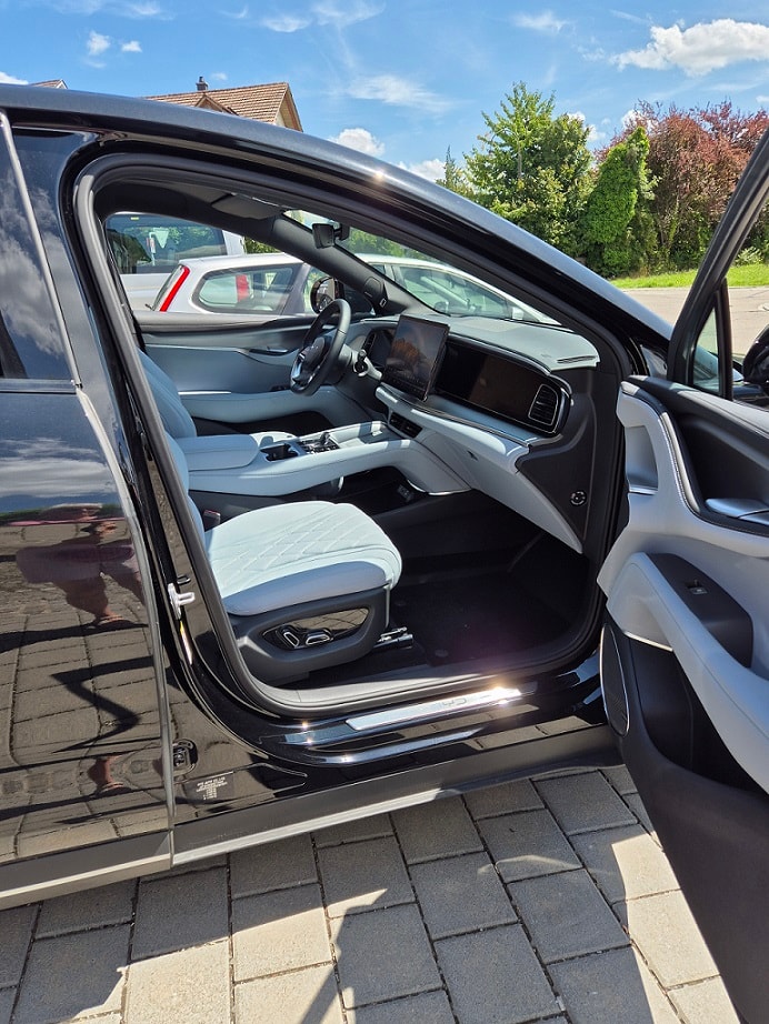 BYD Sealion 7 Excellence AWD - helles Intérieur-image-9