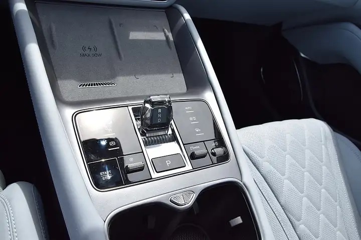 BYD Sealion 7 Excellence AWD - helles Intérieur-image-28
