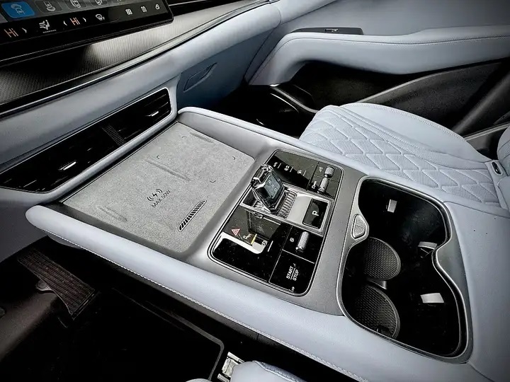 BYD Sealion 7 Excellence AWD - helles Intérieur-image-23