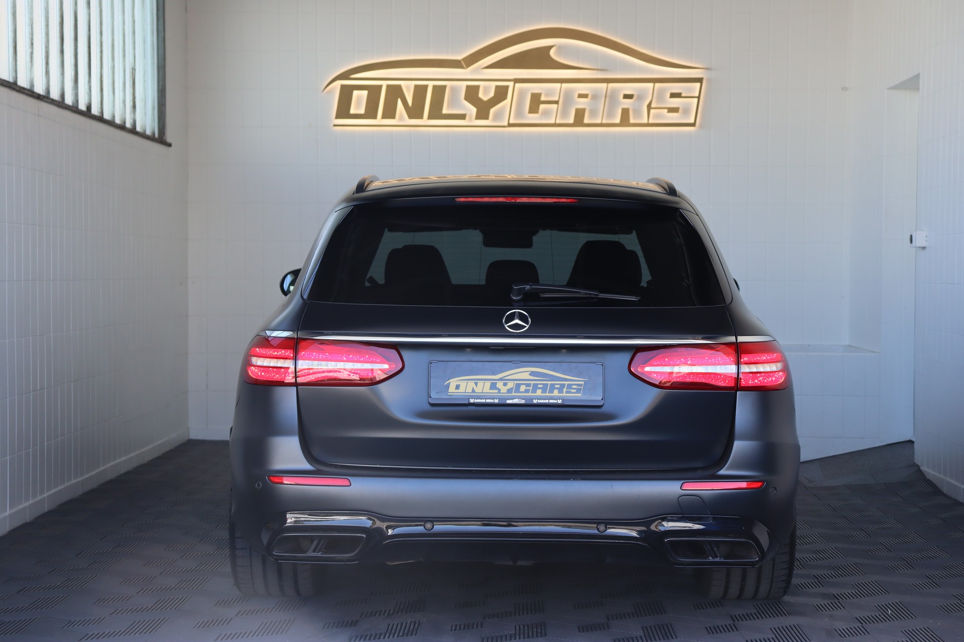 MERCEDES-BENZ E 63 AMG S EDITION 1 4 MATIC 9G-TRONIC-image-4