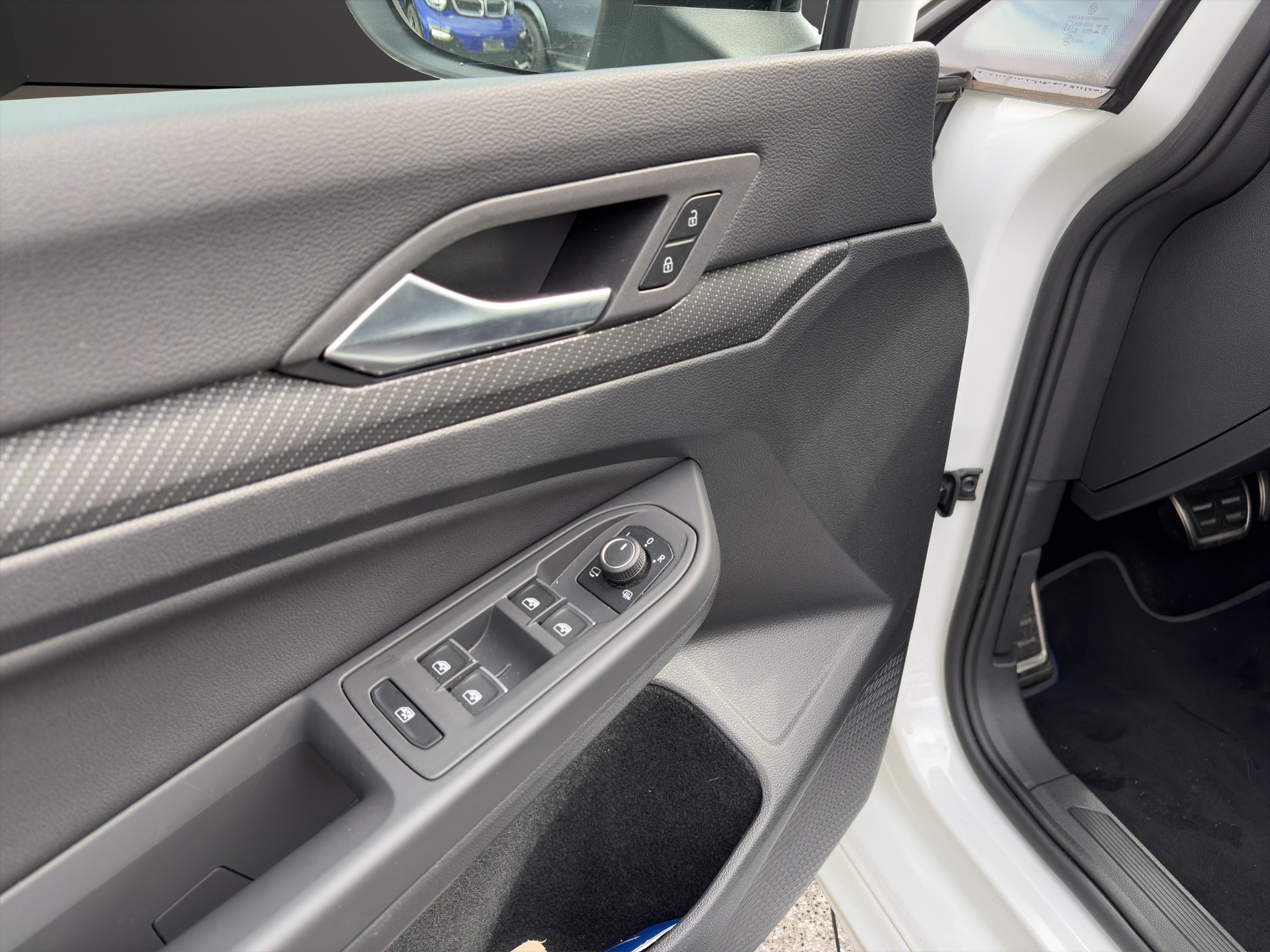 VW Golf 2.0 TSI R DSG 4Motion R Performance-image-10