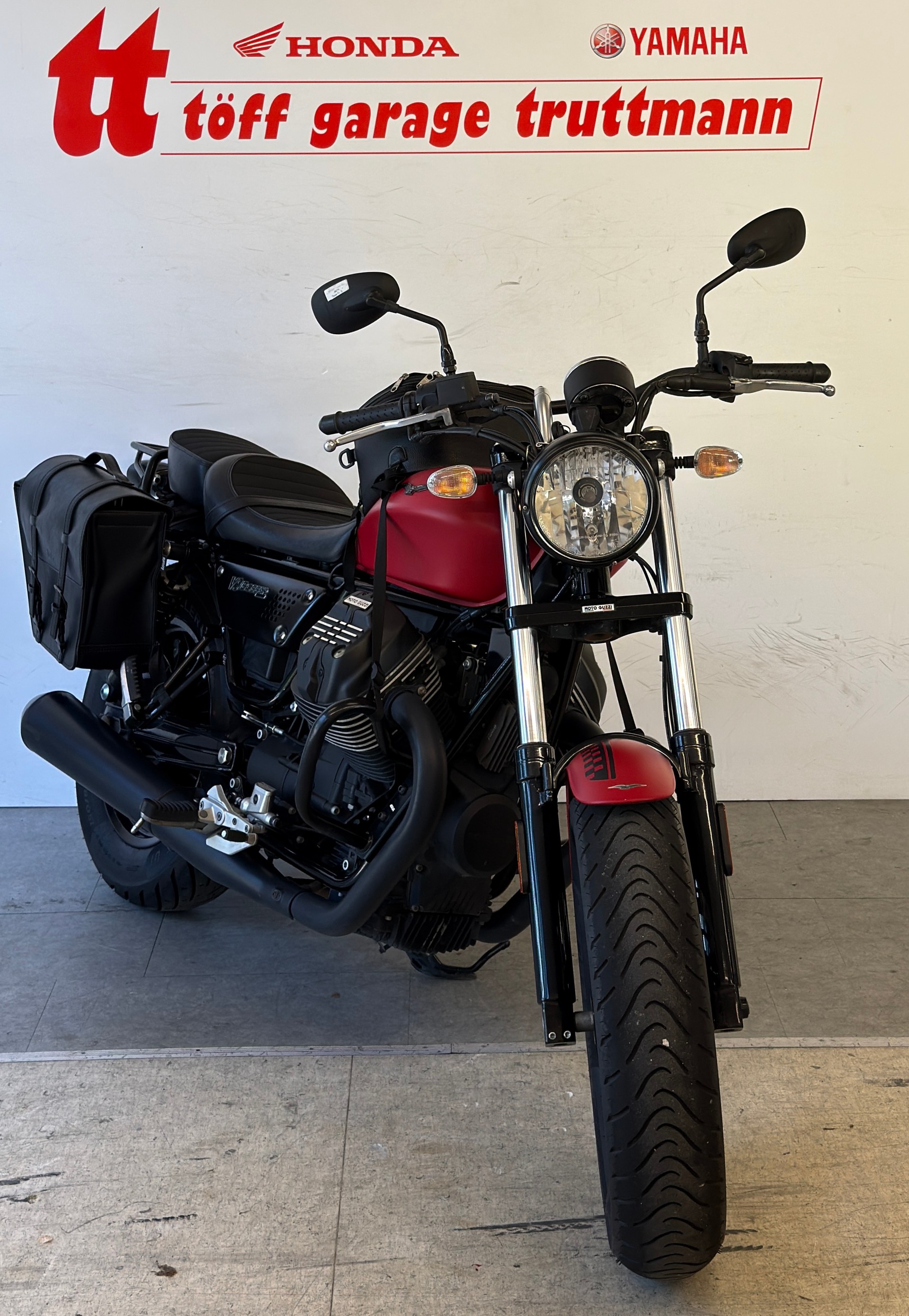 MOTO GUZZI V9 Bobber 850 ABS-image-2