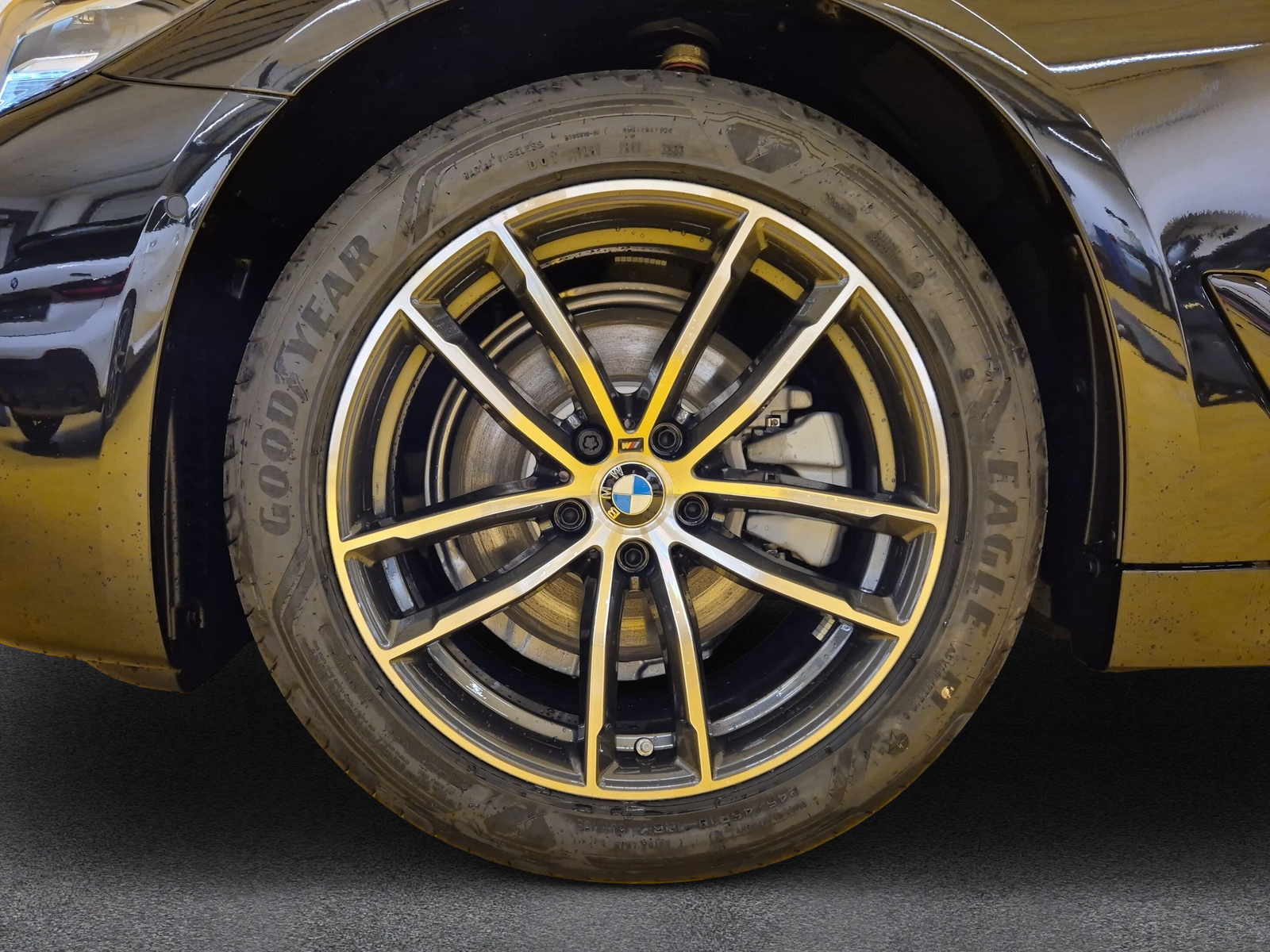 BMW 520d xDrive 48V Touring M Sport Pro Steptronic-image-9