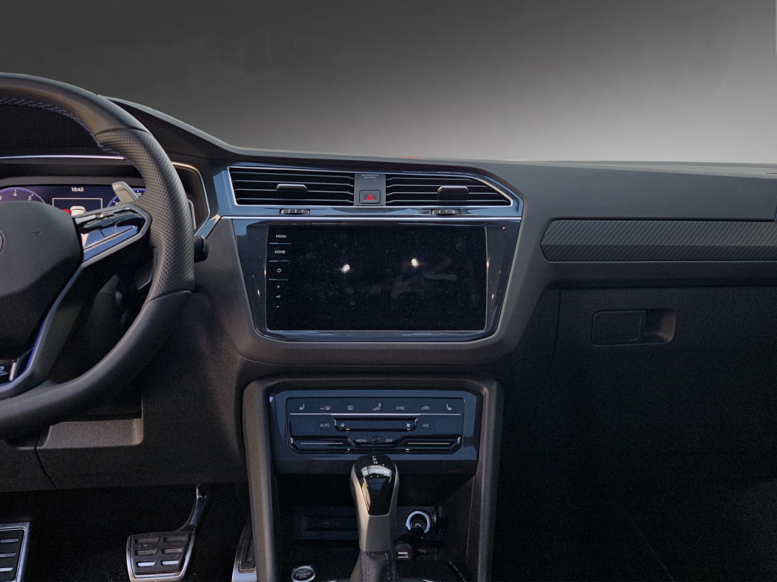 VW Tiguan 2.0TSI R 4Motion DSG-image-11