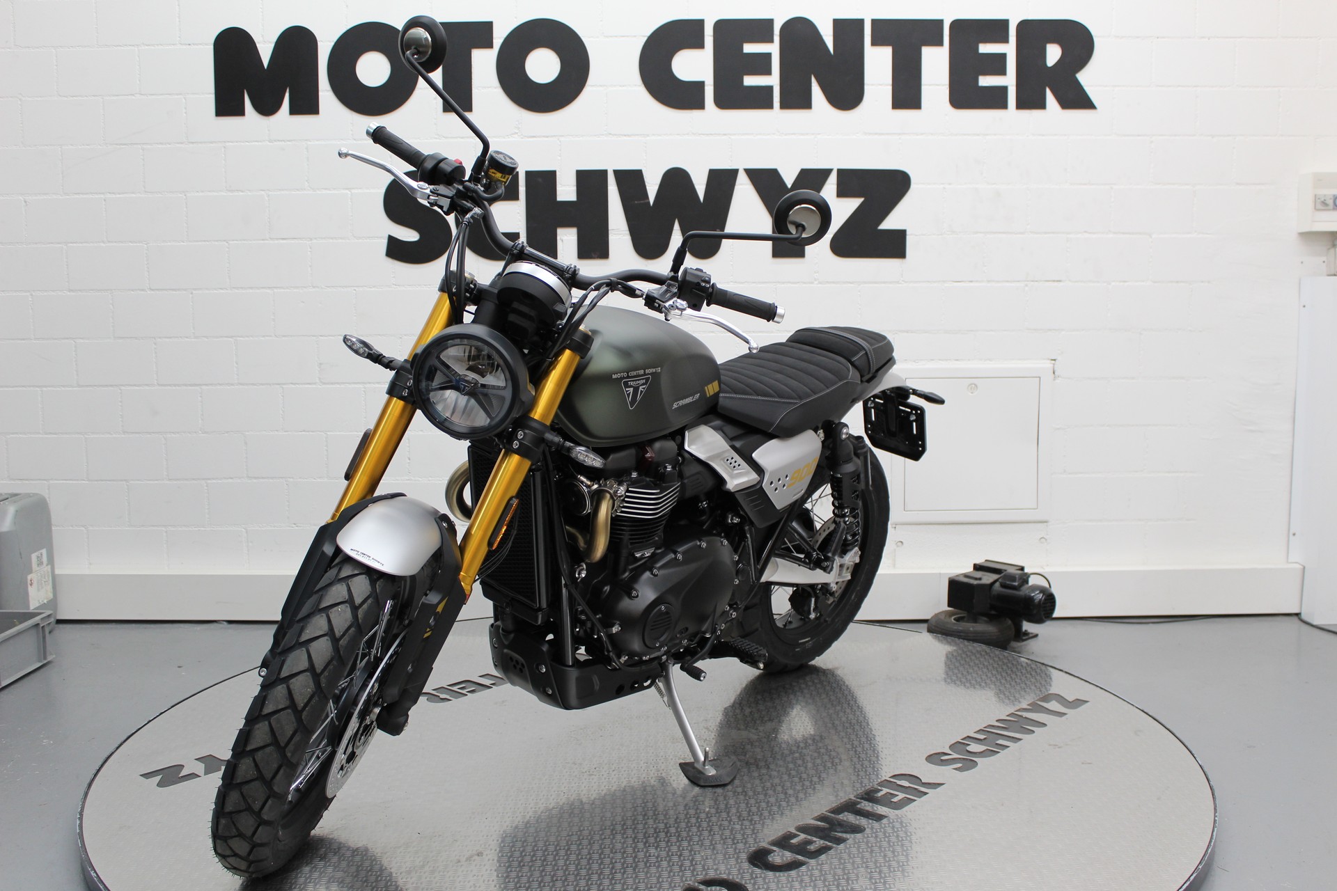 TRIUMPH Scrambler 900-showroom-element-2