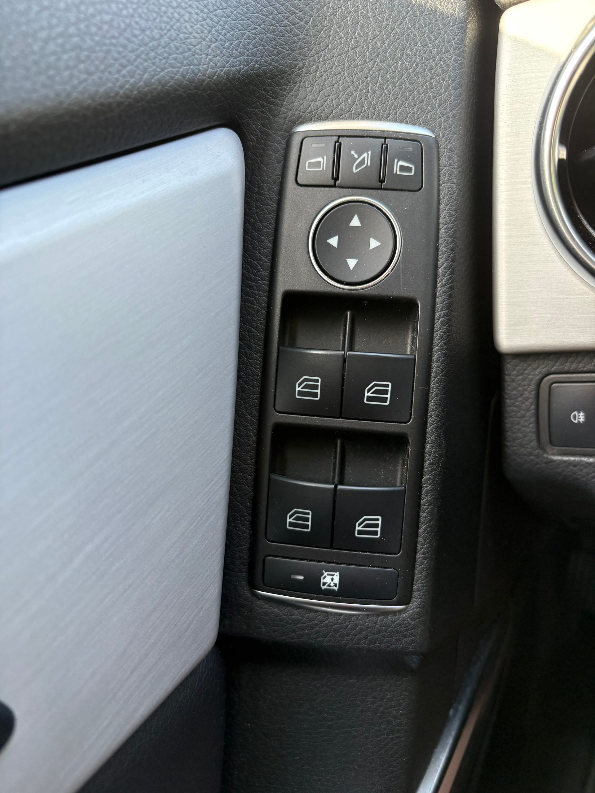 MERCEDES-BENZ GLK 250 CDI BlueTec 4matic-image-4