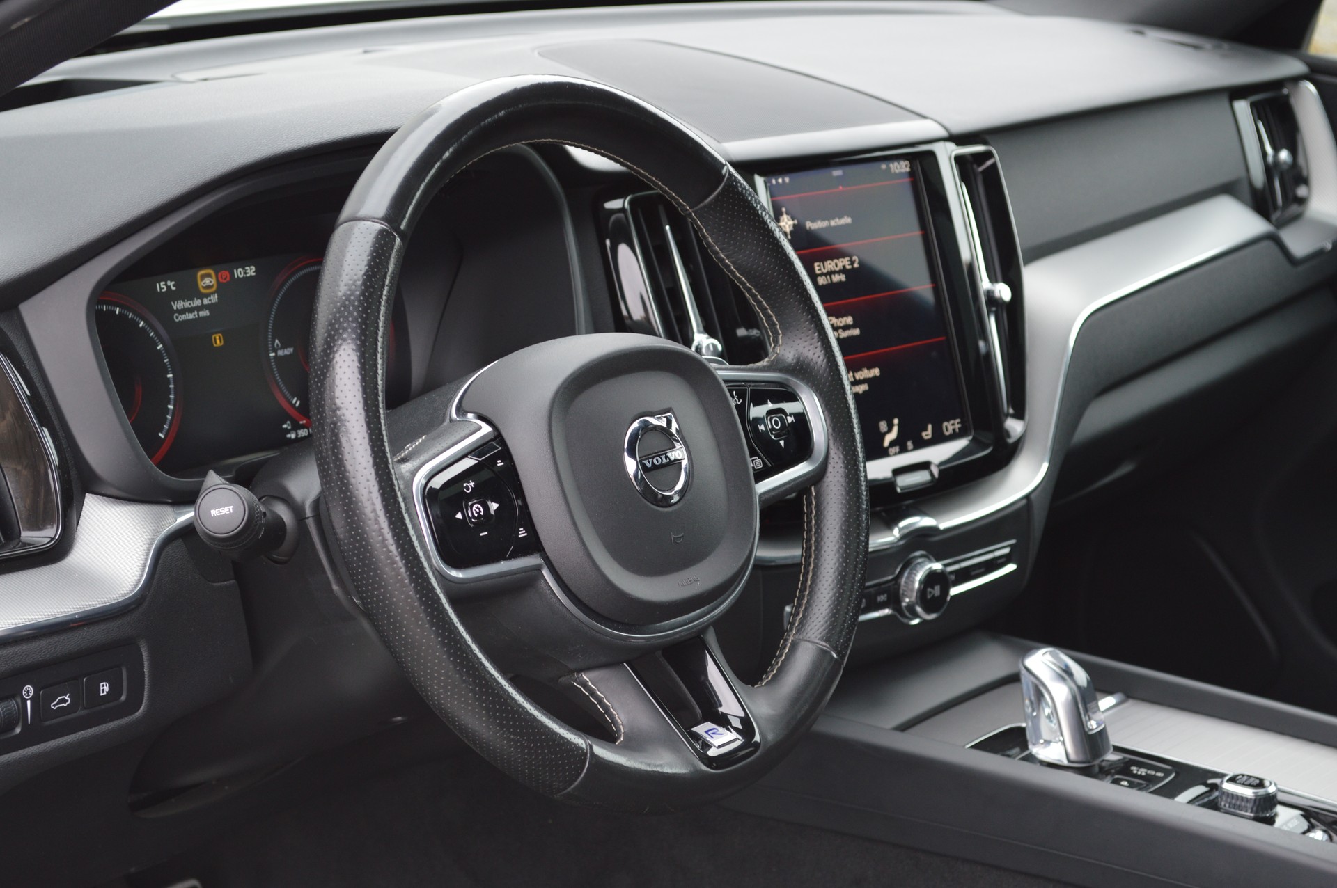 VOLVO XC60 T8 eAWD R-Design Geartronic-image-10