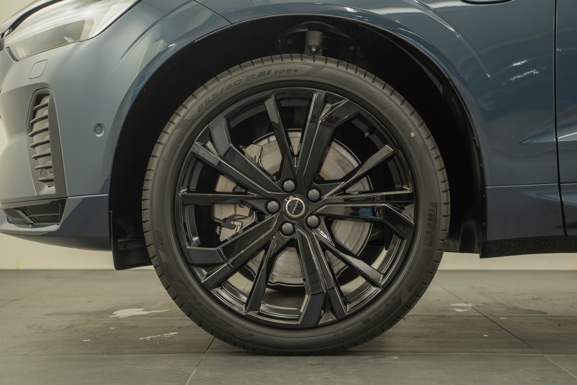 VOLVO XC60 2.0 T8 TE Black Edition eAWD-image-14