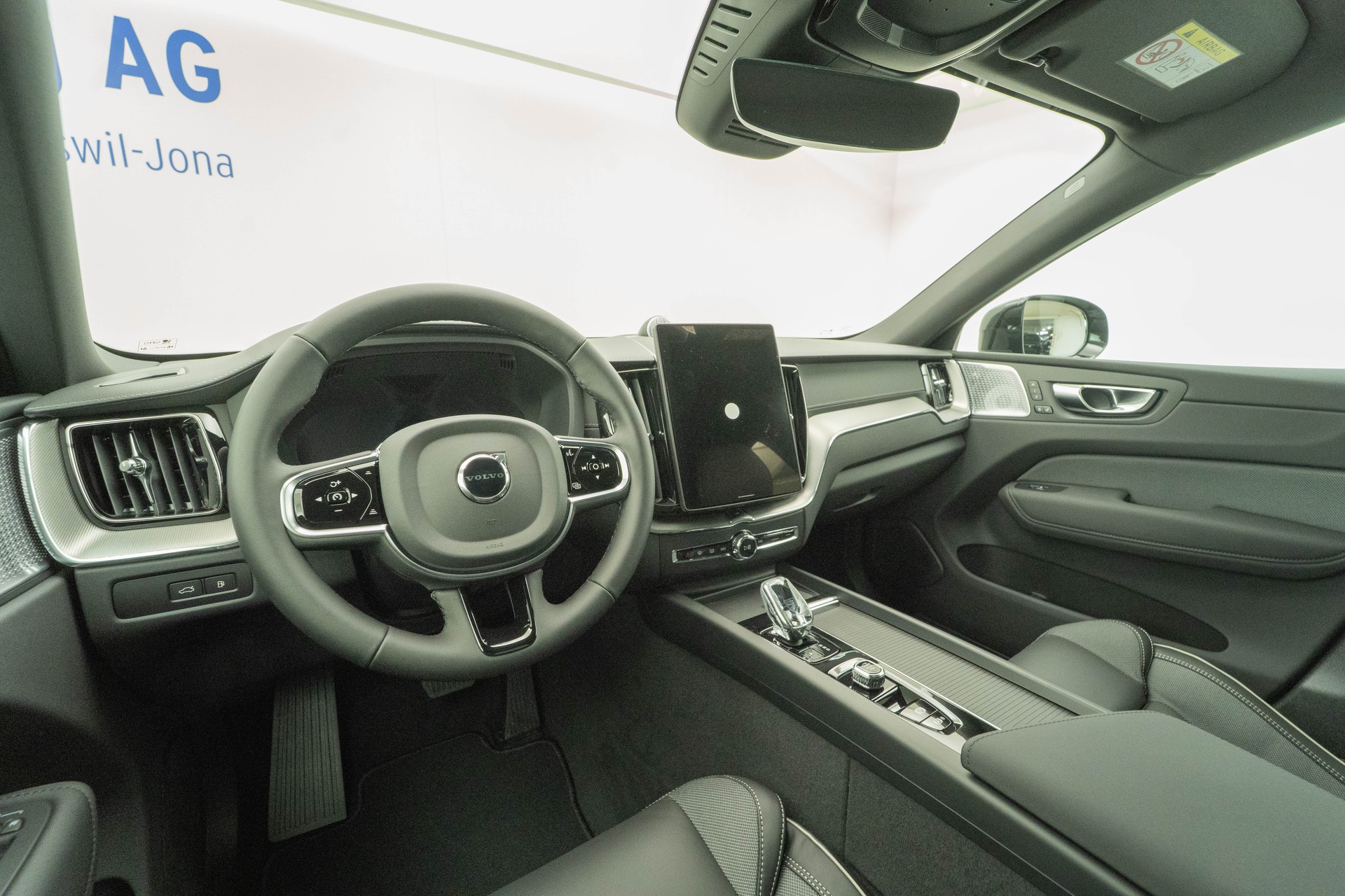 VOLVO XC60 2.0 T8 TE Black Edition eAWD-image-6