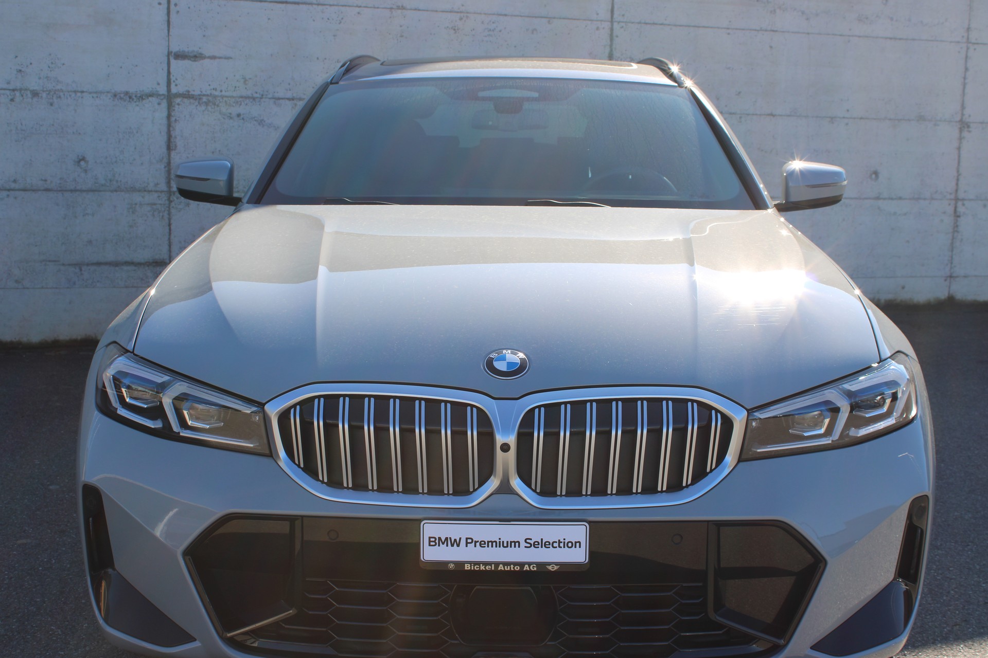 BMW 330d xDrive 48V Touring-showroom-element-2