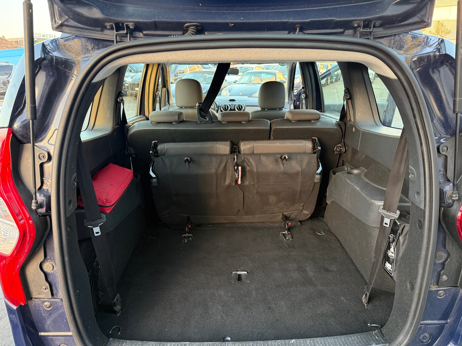 DACIA Lodgy 1.6 Ambiance / Frisch ab MFK & Service / 8-fach bereift / 7 Plätzer / 1.Hand / Zahnriemen ersetzt-image-12