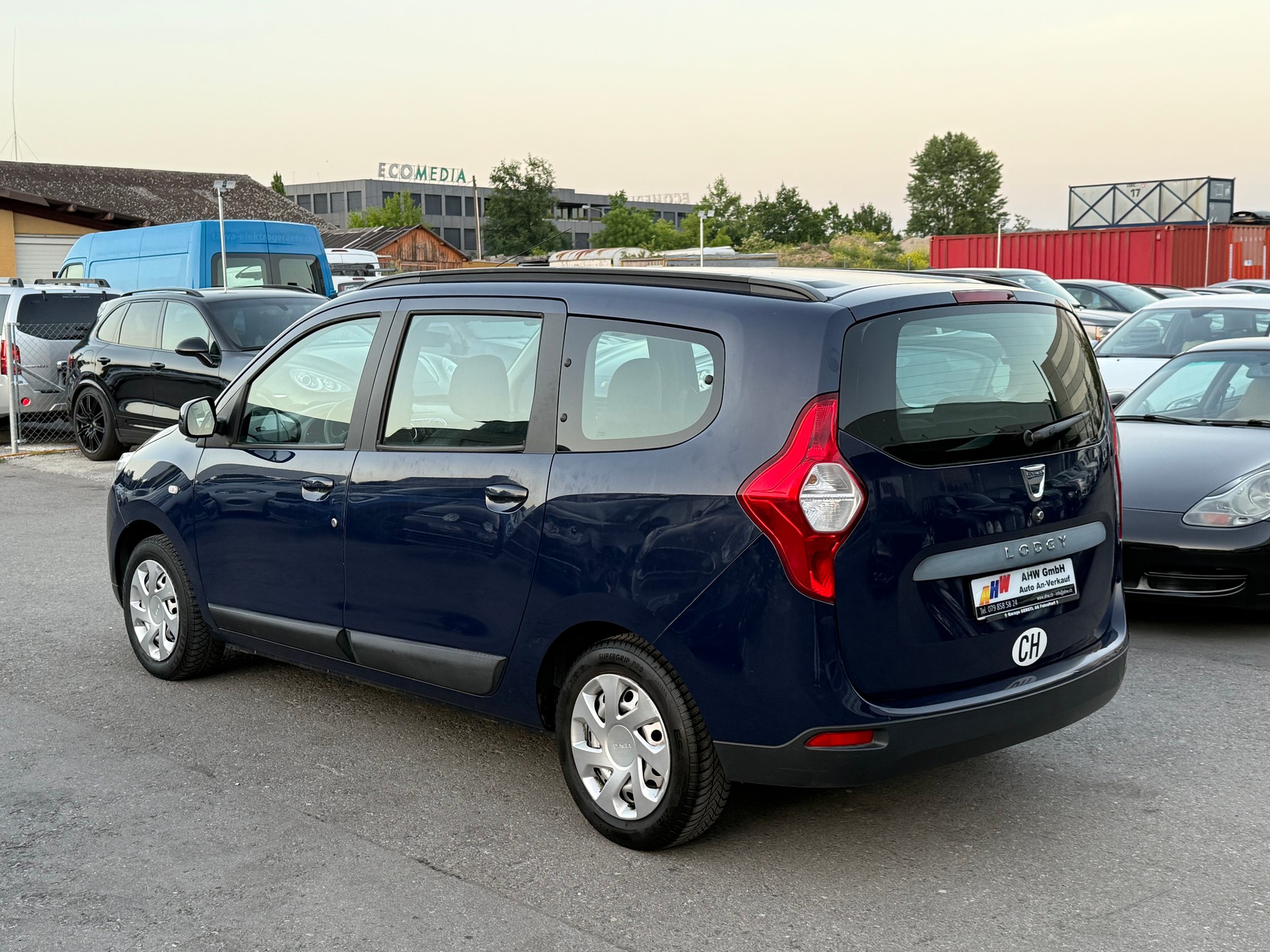 DACIA Lodgy 1.6 Ambiance / Frisch ab MFK & Service / 8-fach bereift / 7 Plätzer / 1.Hand / Zahnriemen ersetzt-image-5