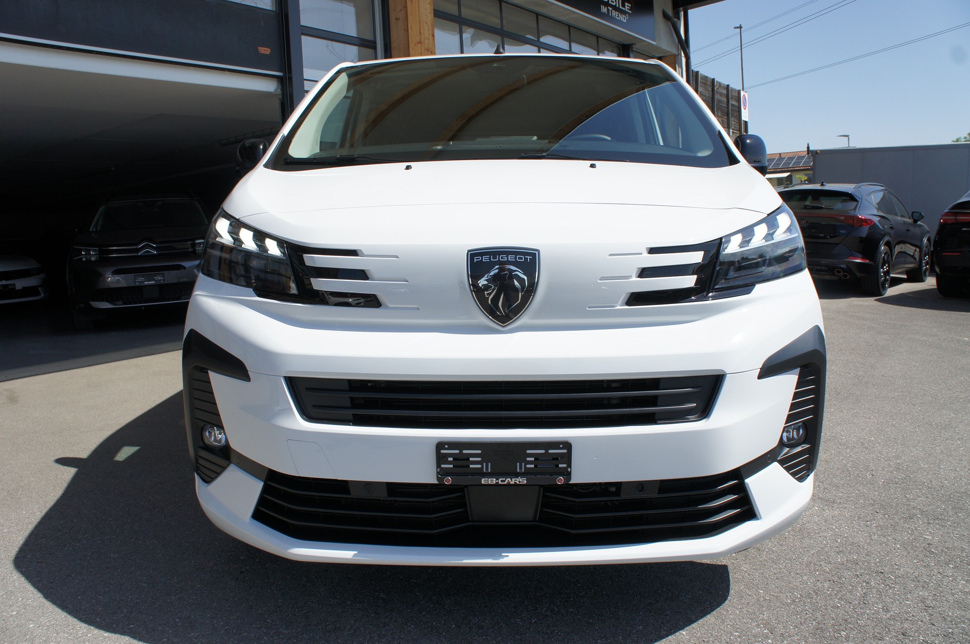 PEUGEOT Traveller 2.0 BlueHDi Business Standard EAT8-image-7
