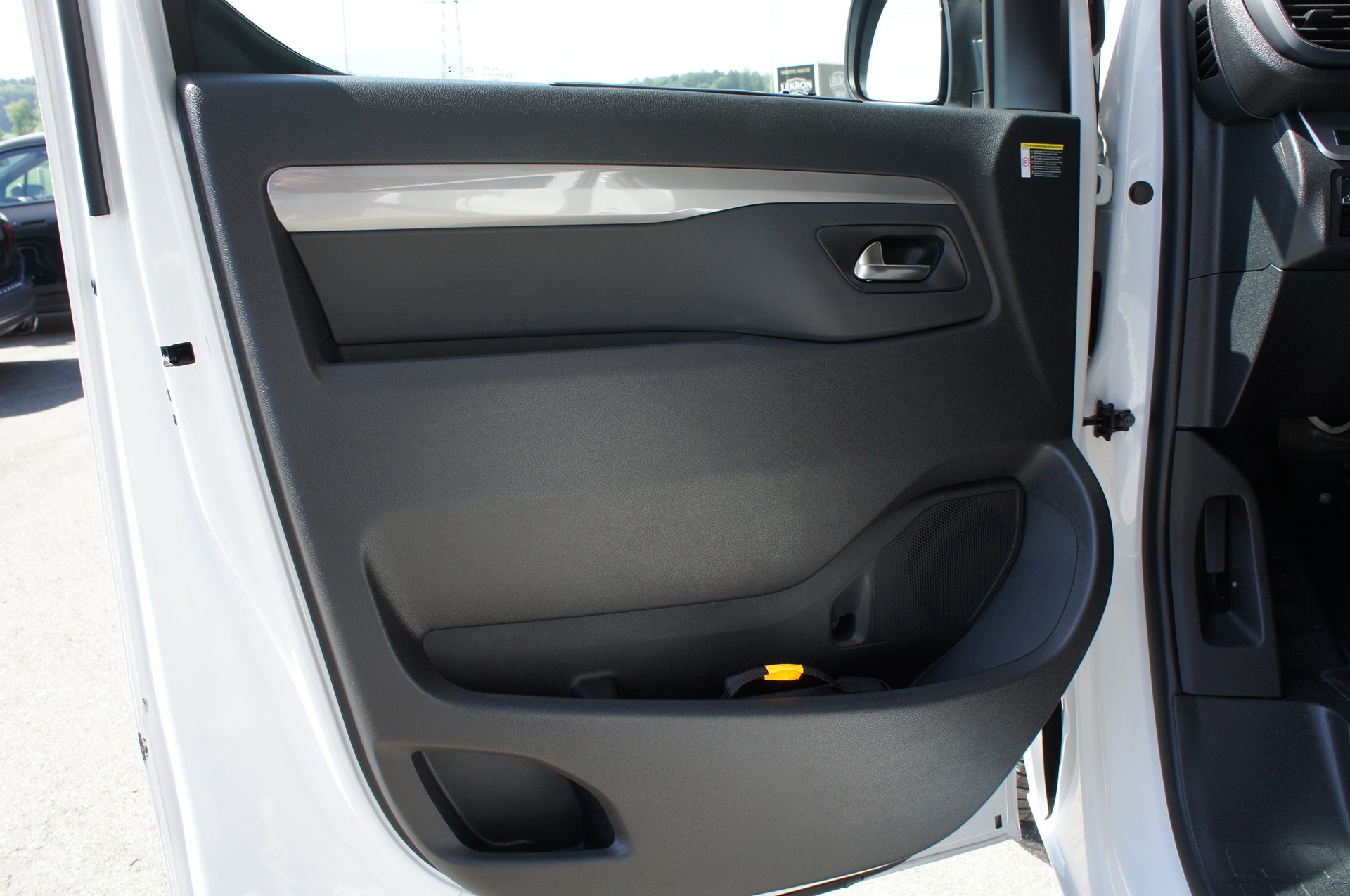 PEUGEOT Traveller 2.0 BlueHDi Business Standard EAT8-image-13