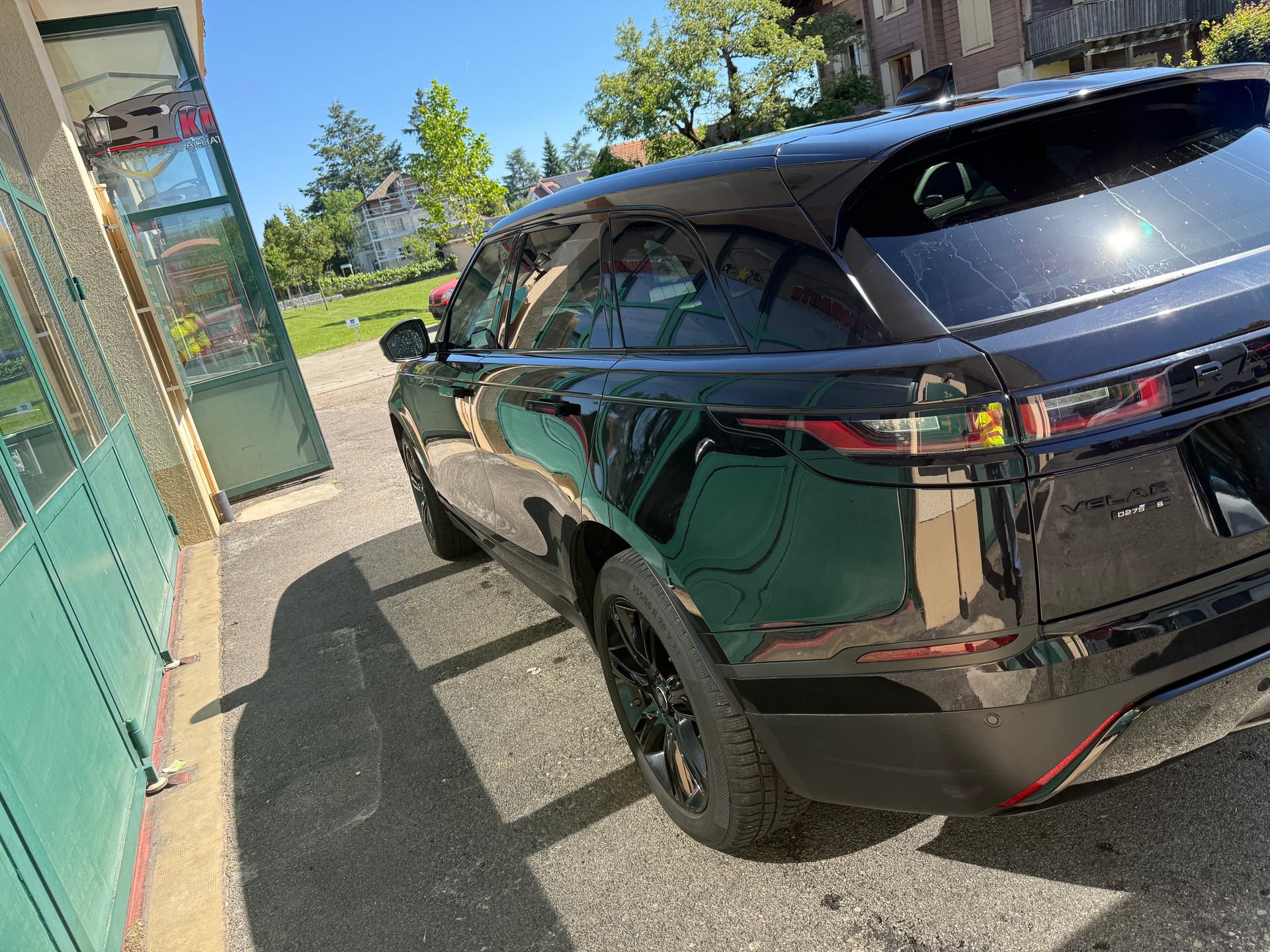 LAND ROVER Range Rover Velar D 275 SE Automatic-showroom-element-2