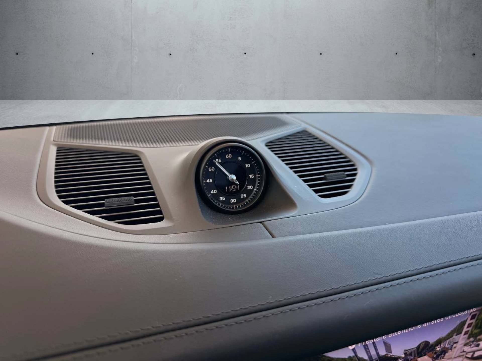 PORSCHE Cayenne E-Hybrid Coupé-image-23