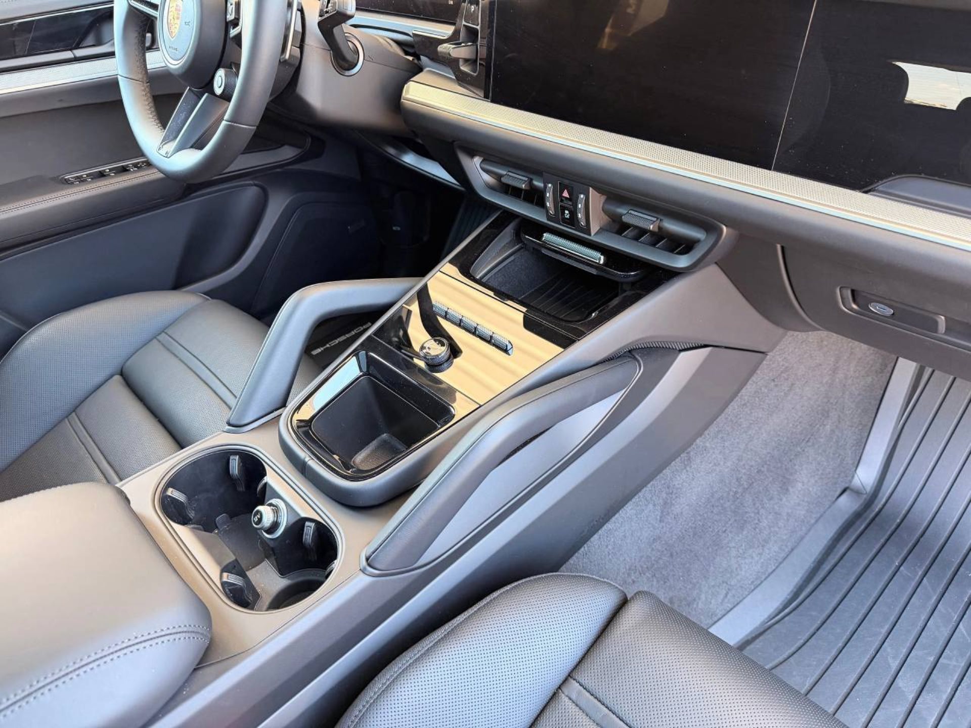 PORSCHE Cayenne E-Hybrid Coupé-image-26