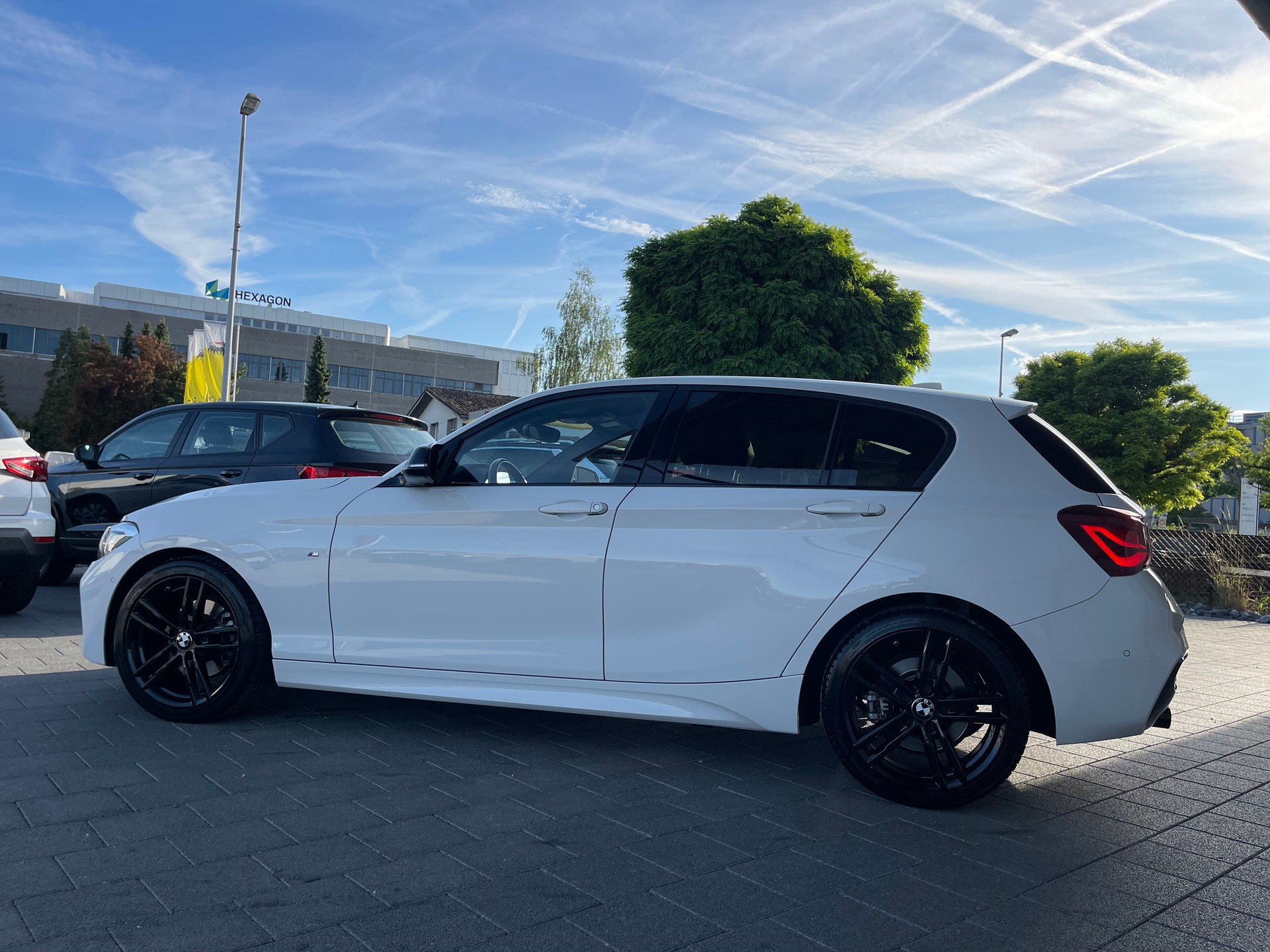 BMW 120i Edition M Sport Steptronic-image-9