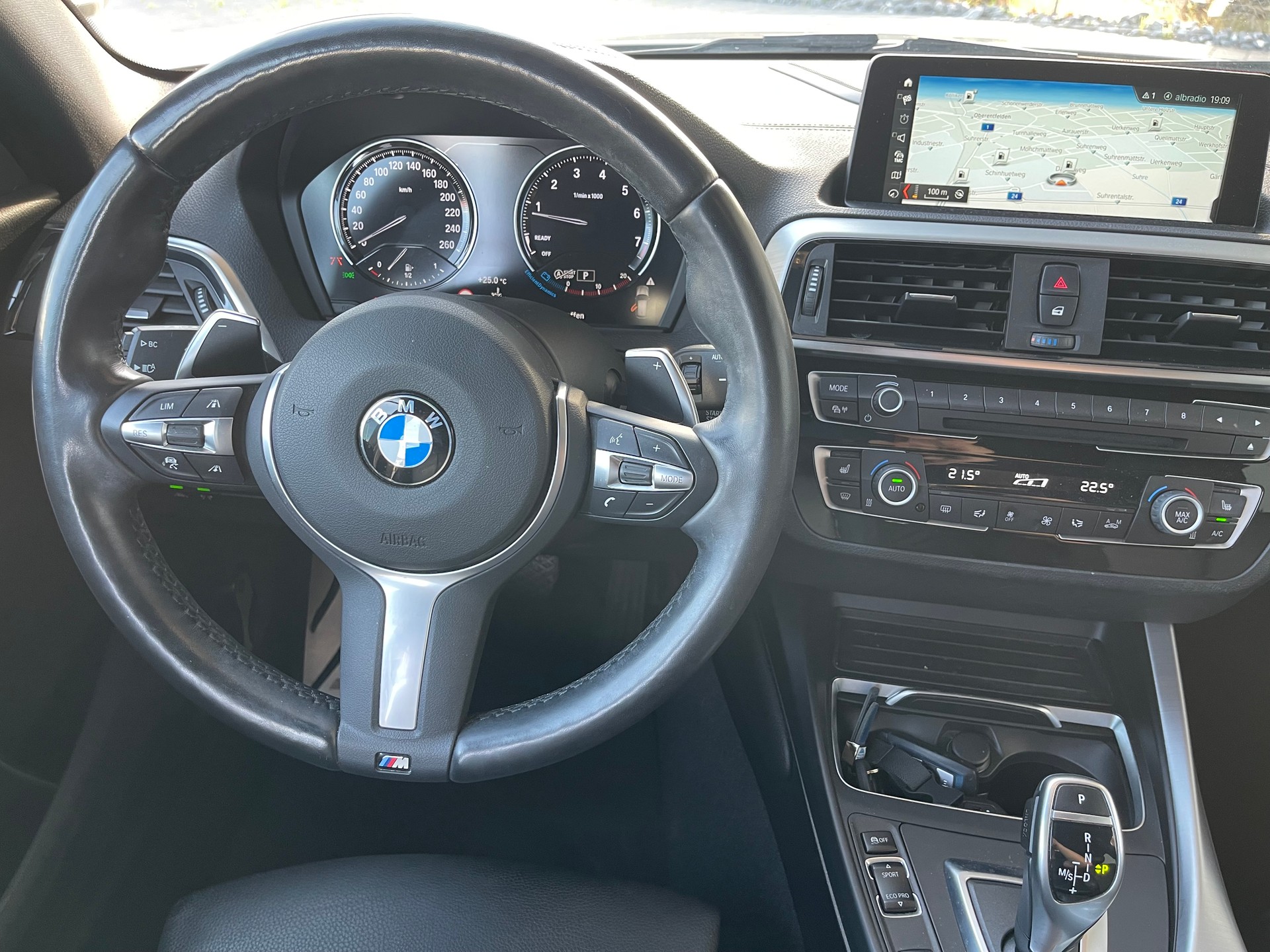 BMW 120i Edition M Sport Steptronic-image-14