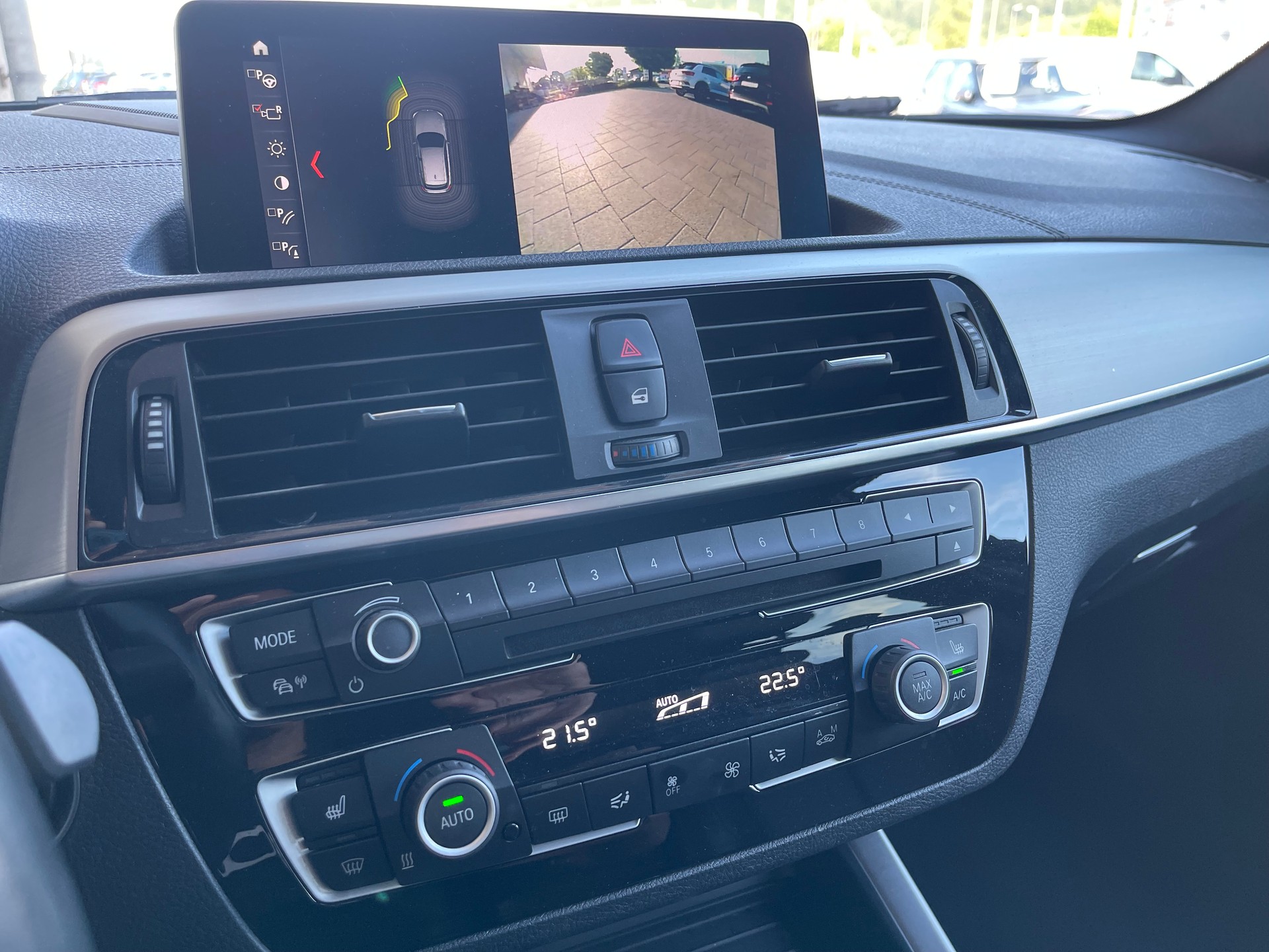 BMW 120i Edition M Sport Steptronic-image-15