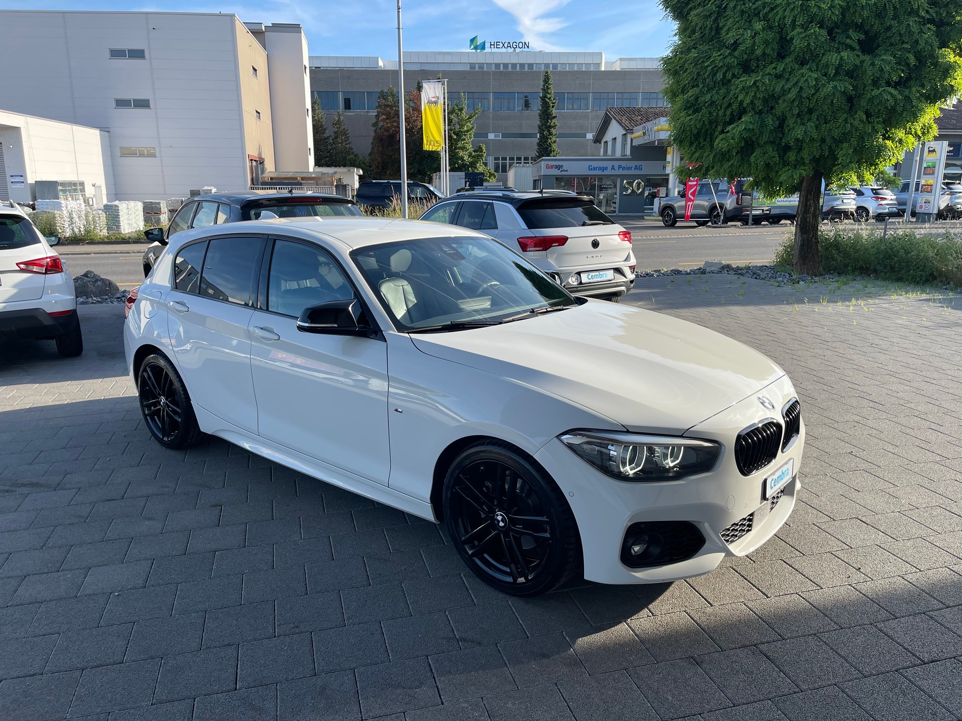 BMW 120i Edition M Sport Steptronic-image-3
