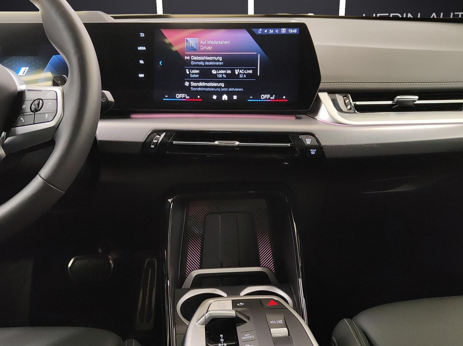 BMW X1 30e xDrive paddles-image-13