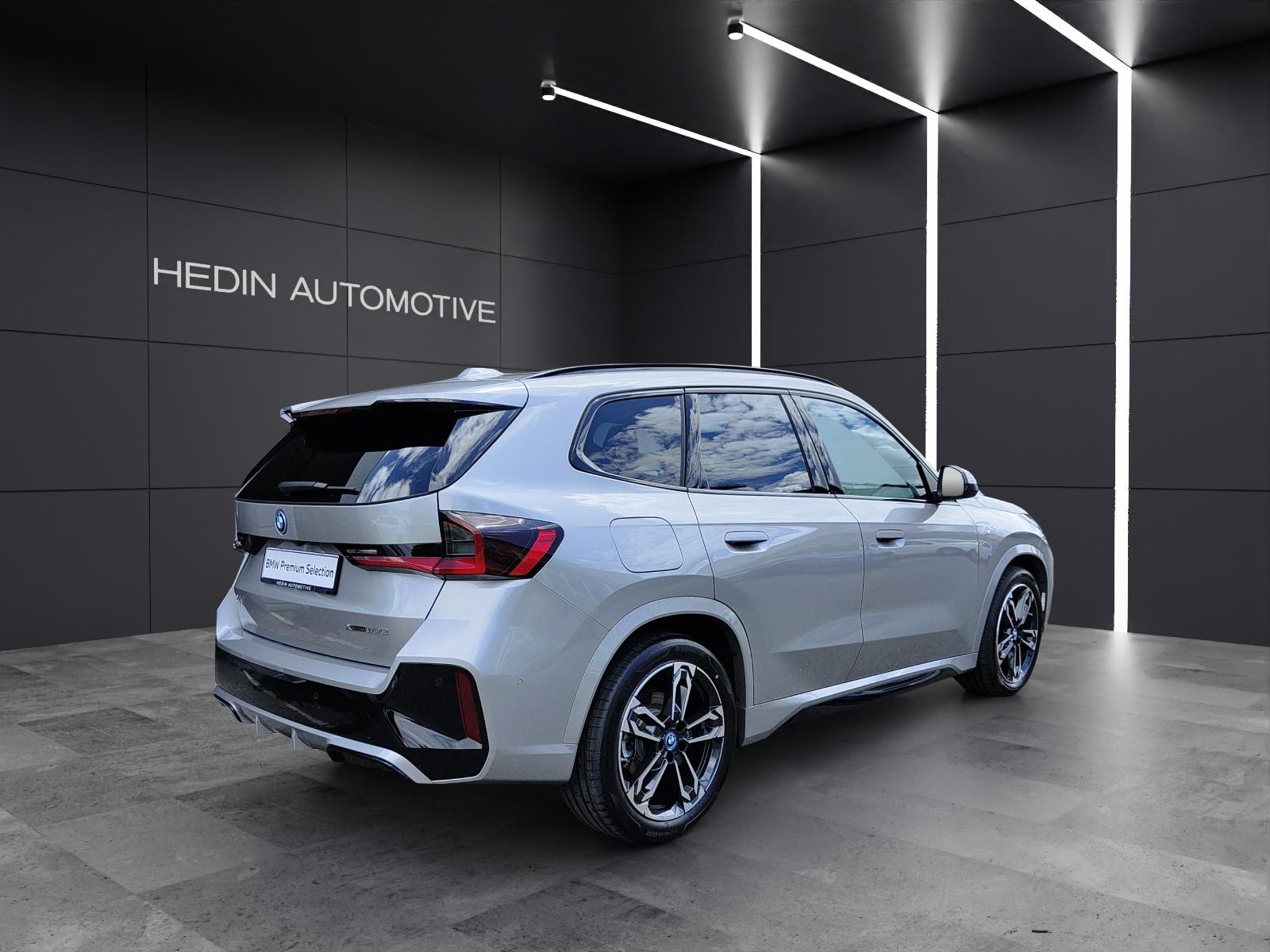BMW X1 30e xDrive paddles-image-5