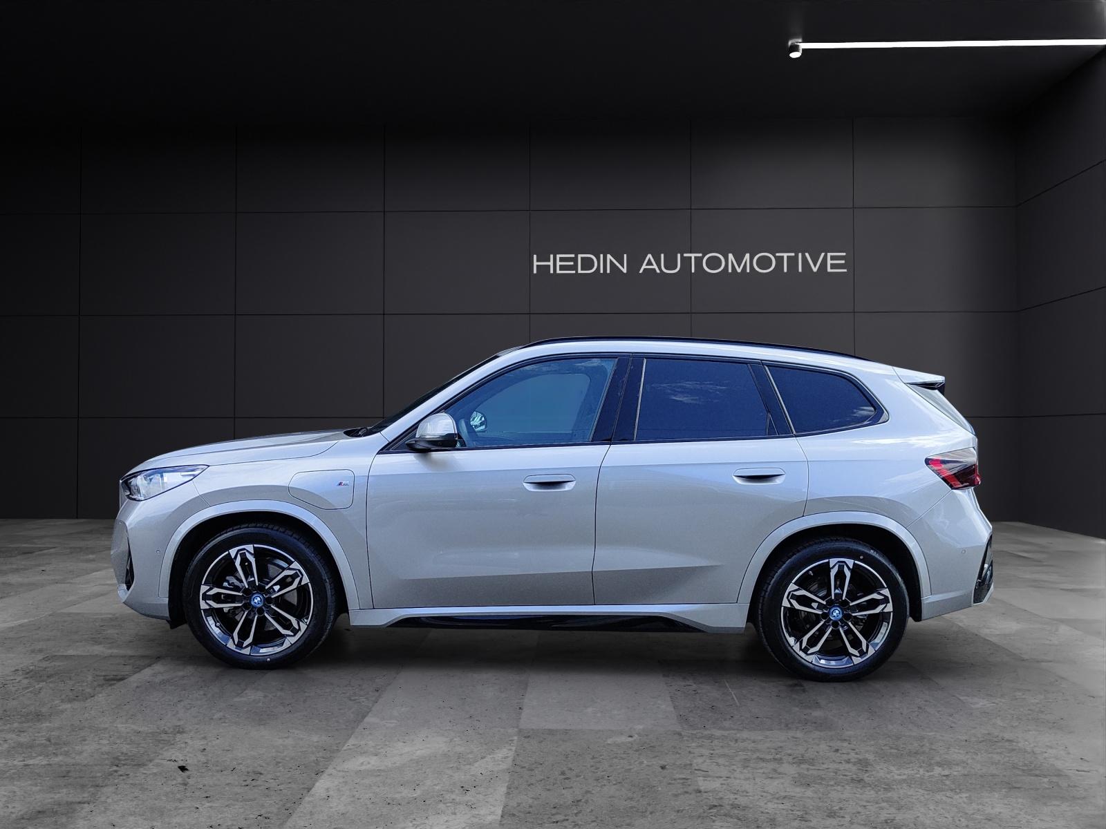 BMW X1 30e xDrive paddles-showroom-element-1