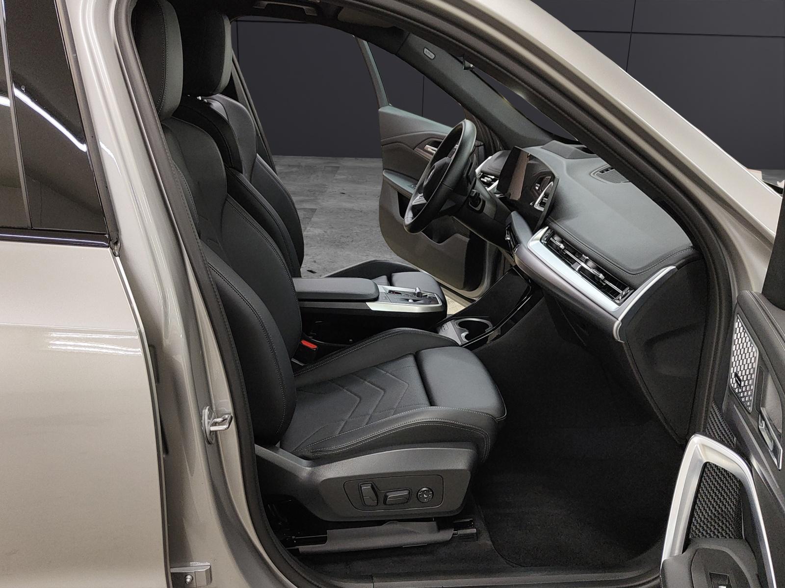 BMW X1 30e xDrive paddles-image-19