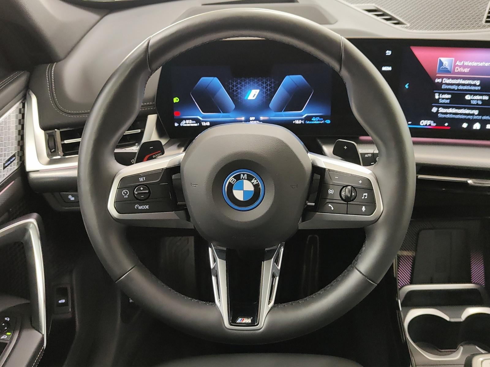 BMW X1 30e xDrive paddles-image-11