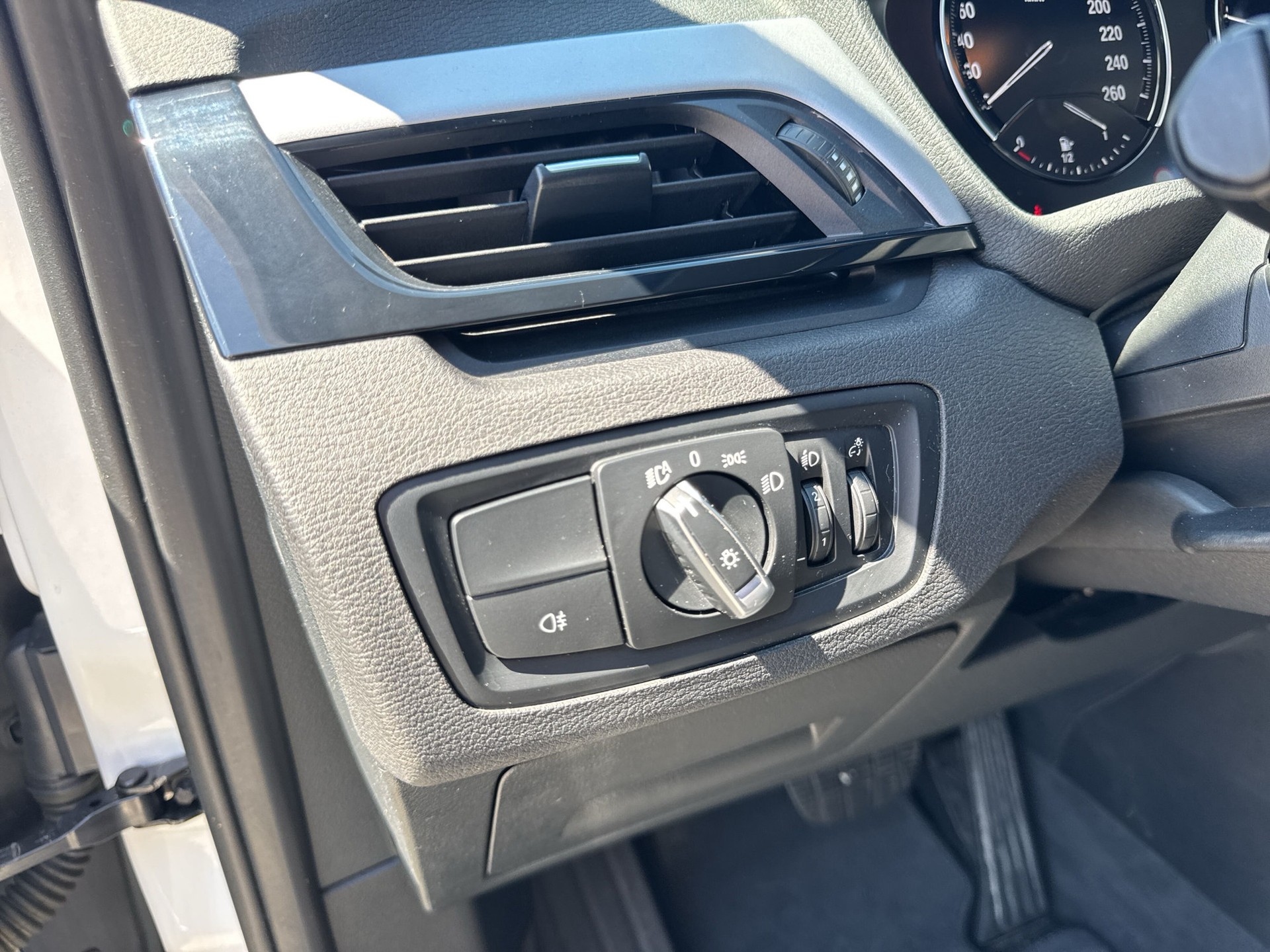 BMW X1 sDrive 18i Steptronic DSK-image-19