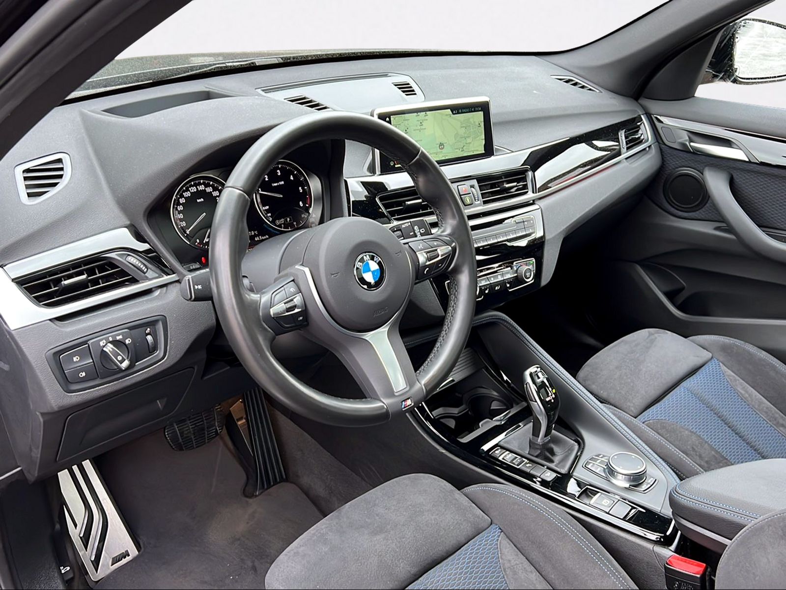 BMW X1 xDrive 20d M Sport Steptronic-image-11
