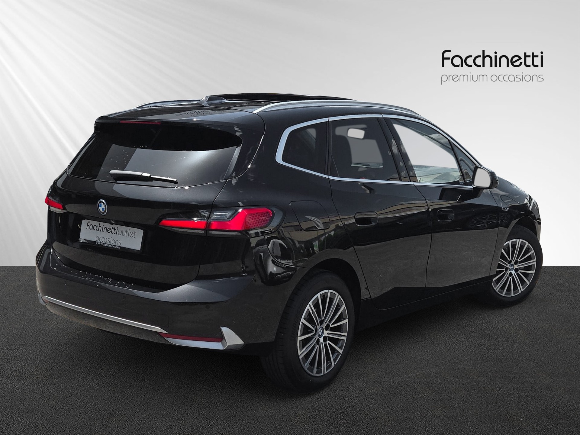 BMW 225e xDrive Active Tourer Luxury Line-showroom-element-3