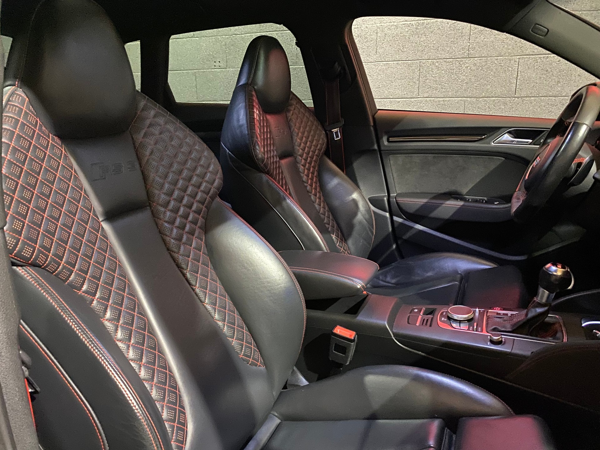AUDI RS3 2.5 TSI quattro S-tronic-image-27