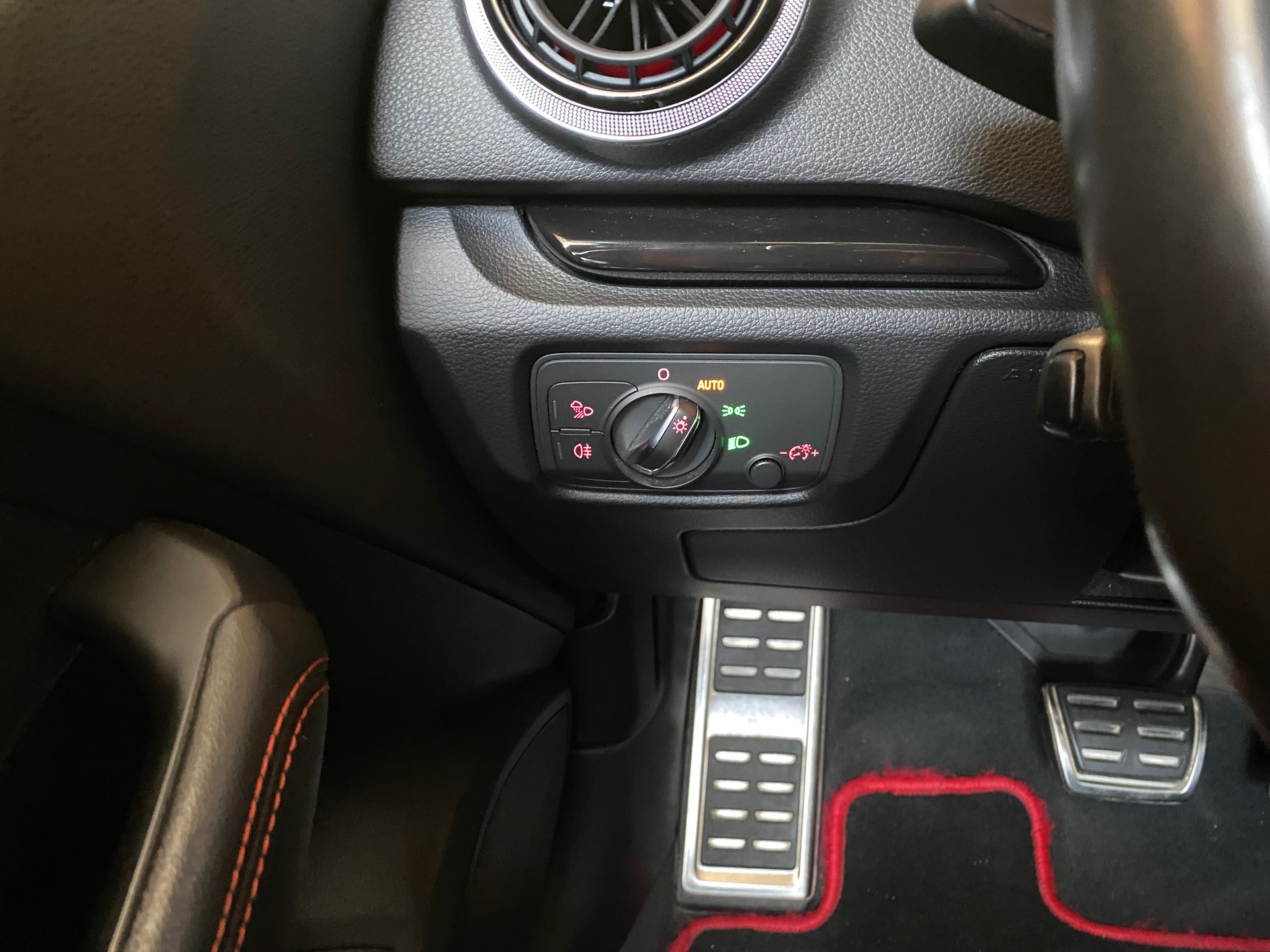AUDI RS3 2.5 TSI quattro S-tronic-image-21