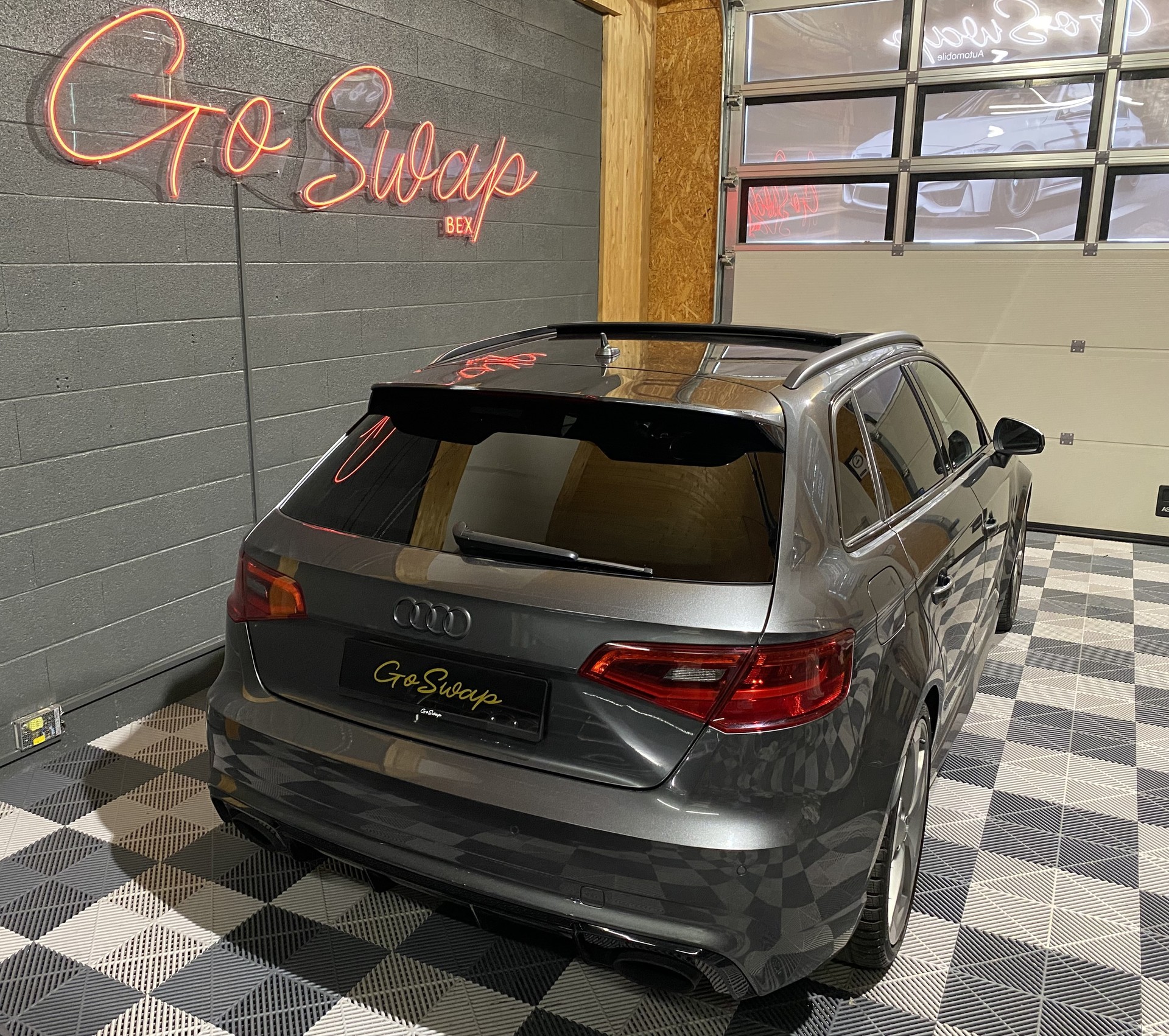 AUDI RS3 2.5 TSI quattro S-tronic-image-4
