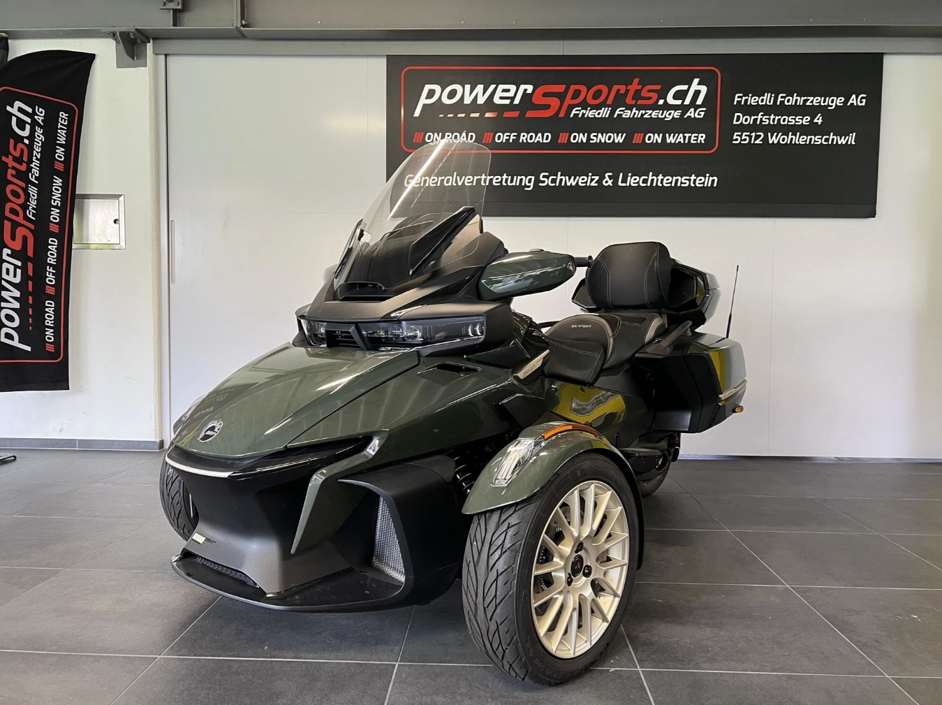 CAN-AM Spyder RT Sea to Sky-image-2