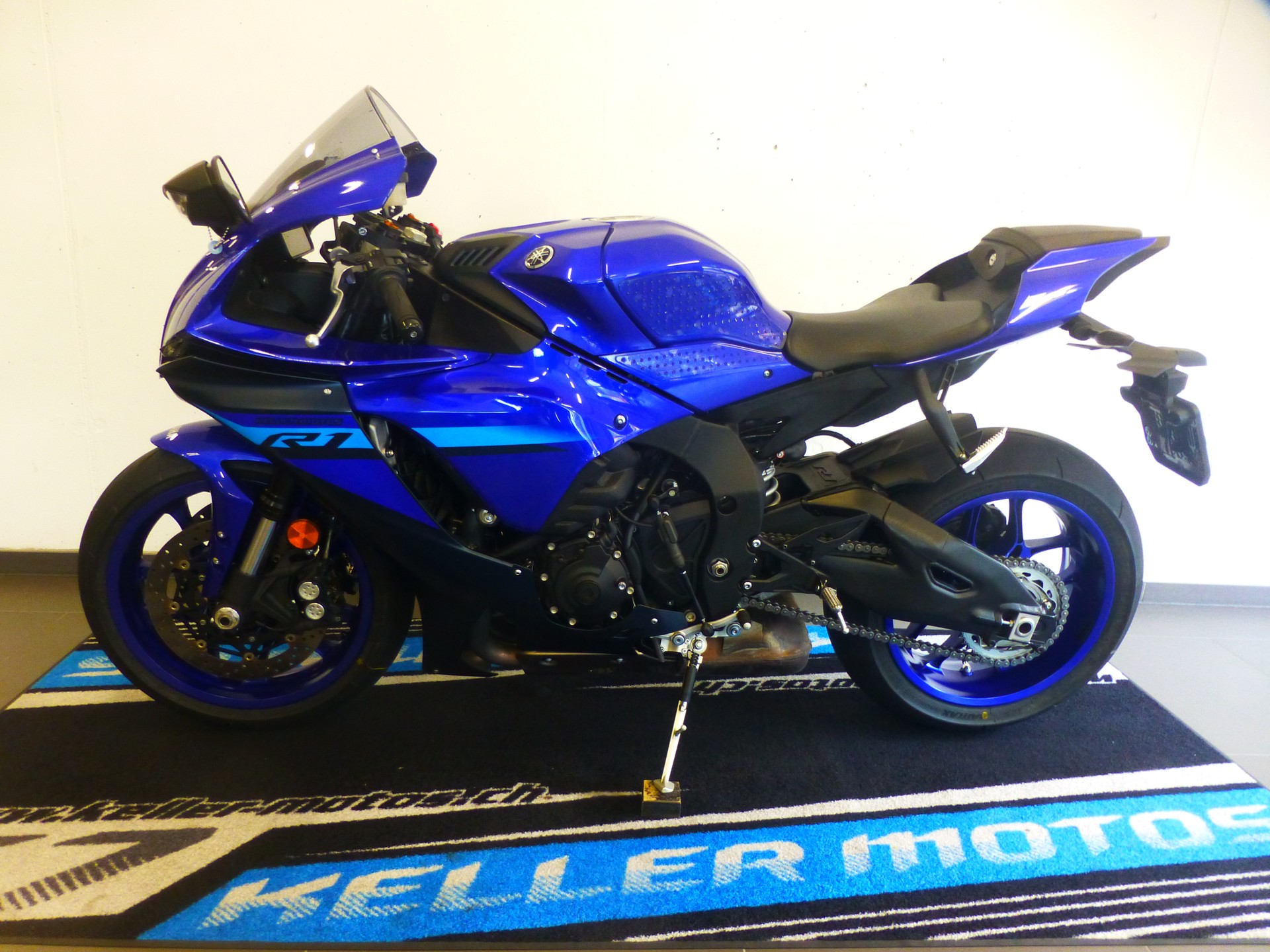 YAMAHA YZF-R1 ABS-image-1