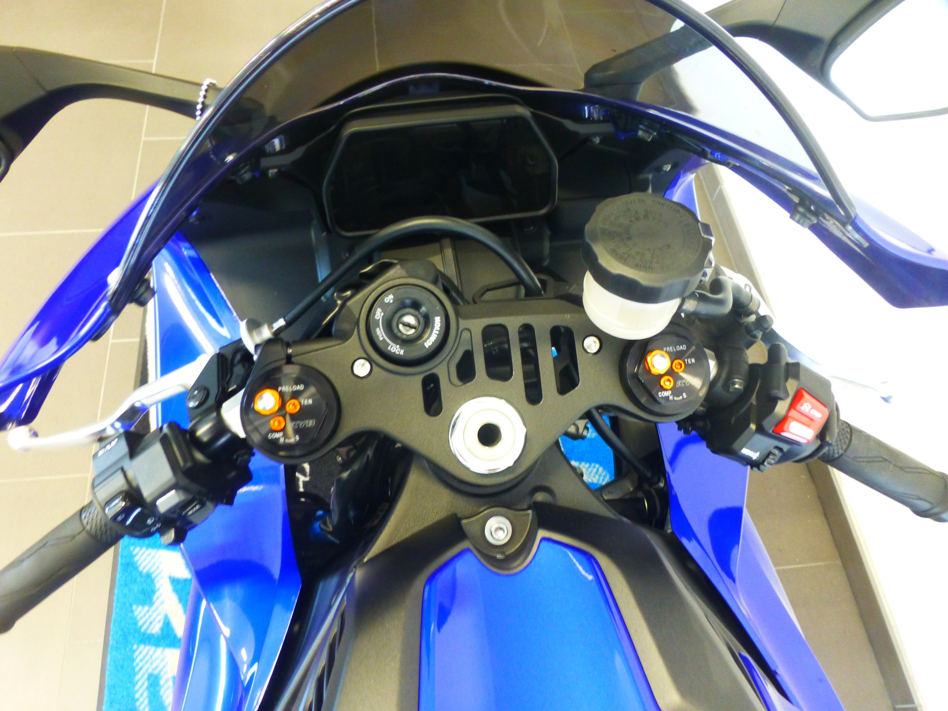 YAMAHA YZF-R1 ABS-image-12