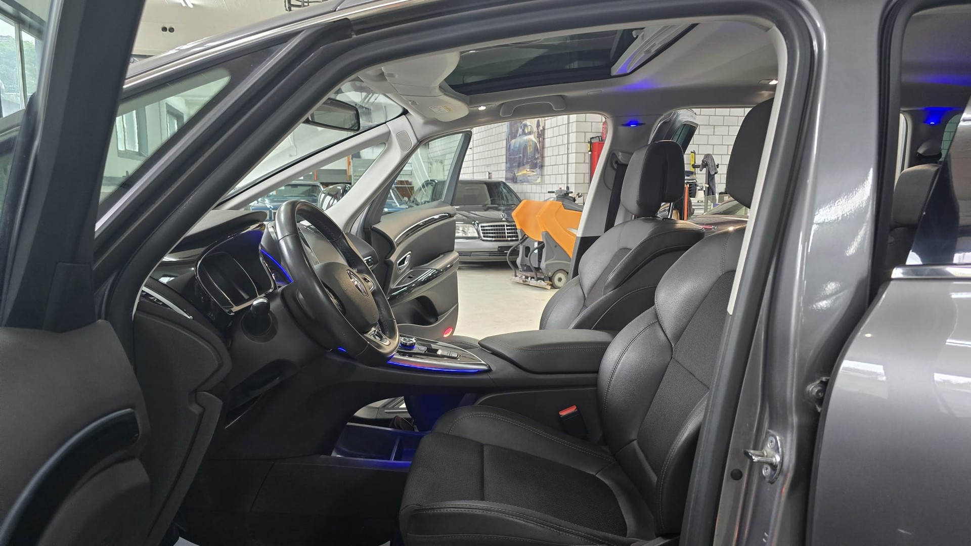 RENAULT Espace 1.6 dCi Intens EDC-image-20