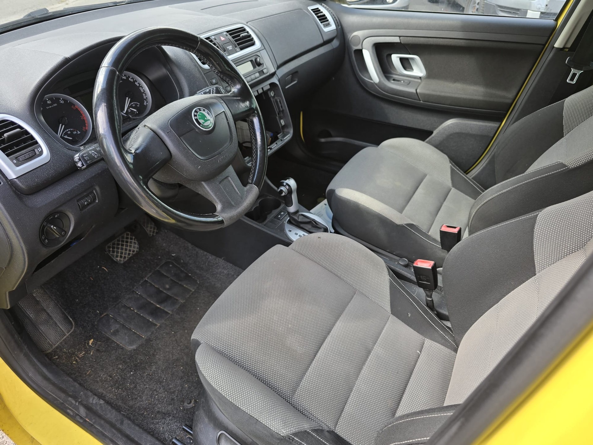 SKODA Fabia 1.6 Elegance Tiptronic-image-8