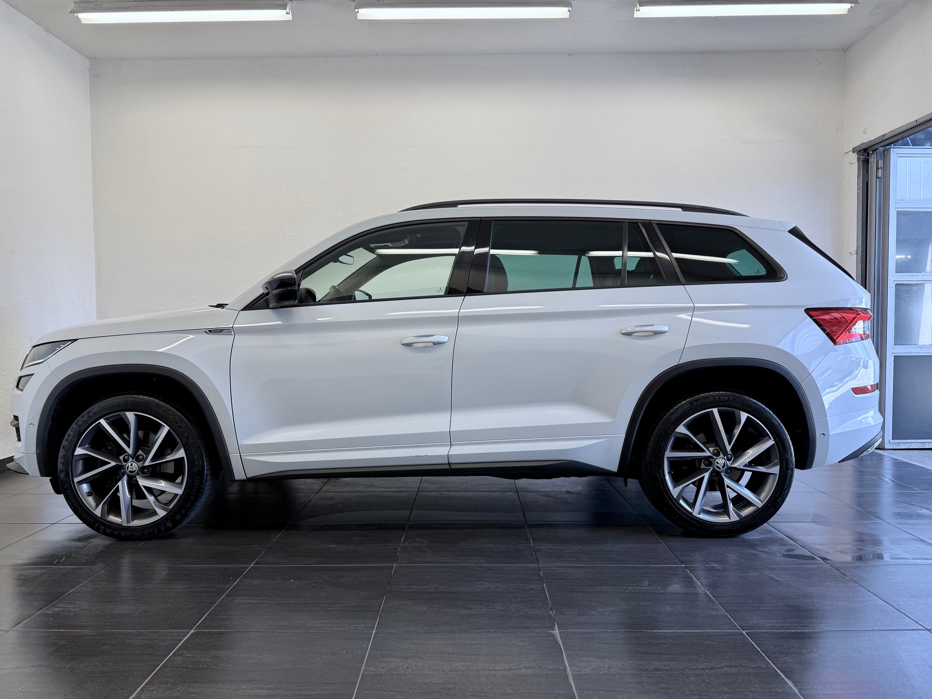 SKODA Kodiaq 2.0 TSI 4x4 Sport Line *AHK -2200 kg*-image-6