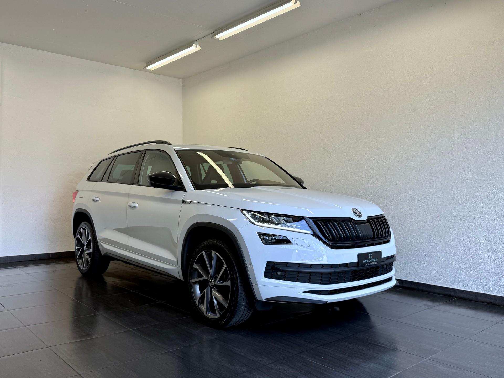 SKODA Kodiaq 2.0 TSI 4x4 Sport Line *AHK -2200 kg*-showroom-element-1