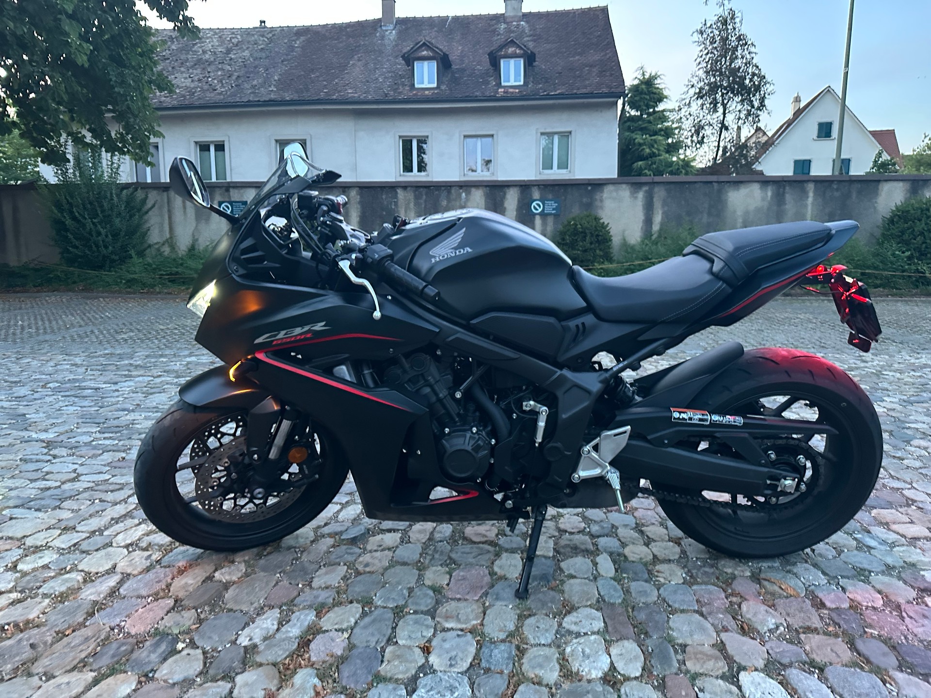 HONDA CBR 650 R E-Clutch (35kW)-image-5