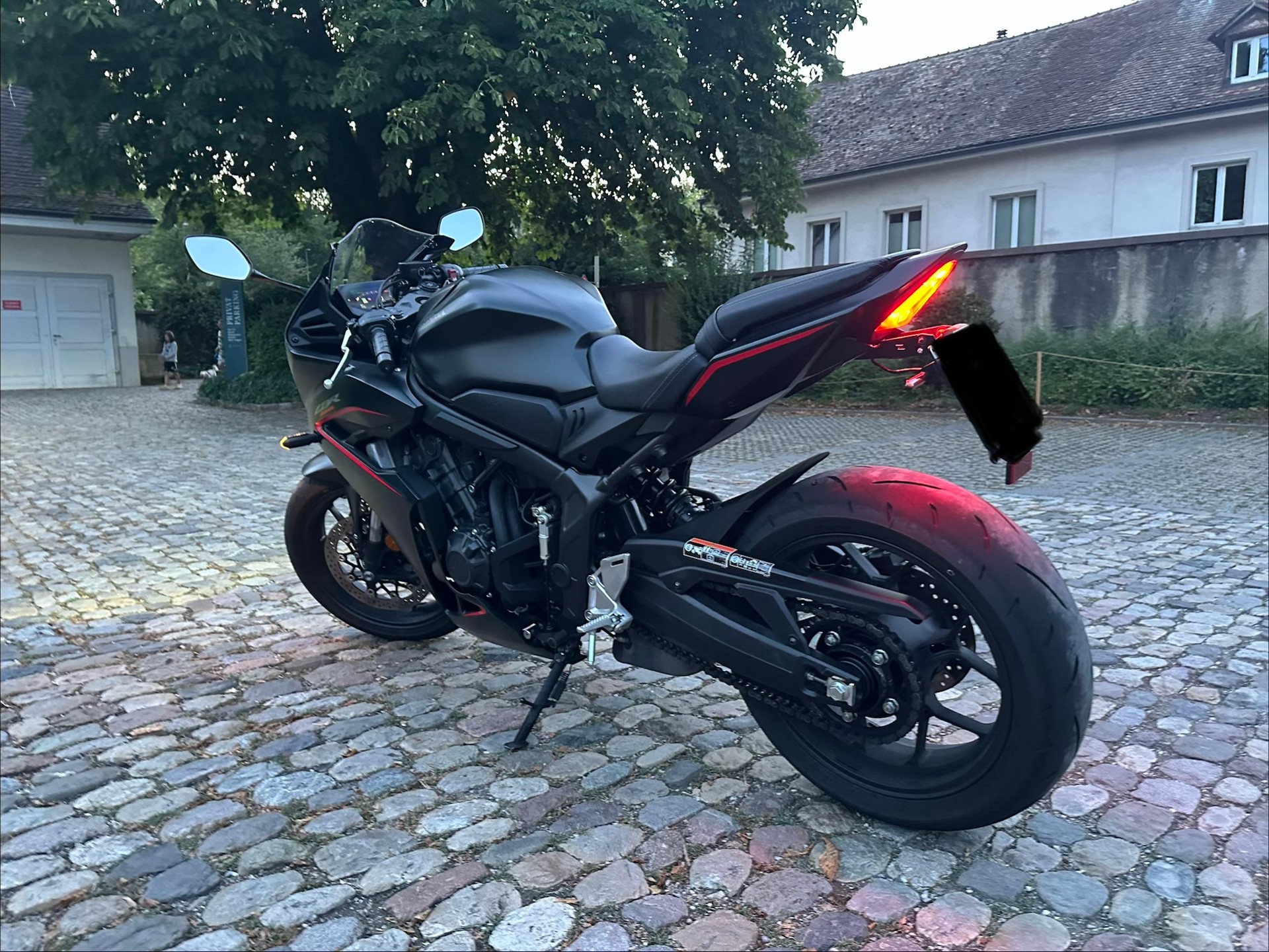 HONDA CBR 650 R E-Clutch (35kW)-image-1
